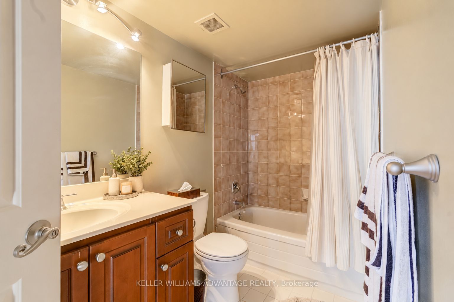 55 Kingsbridge Garden Circle 2210 Property Photo 22