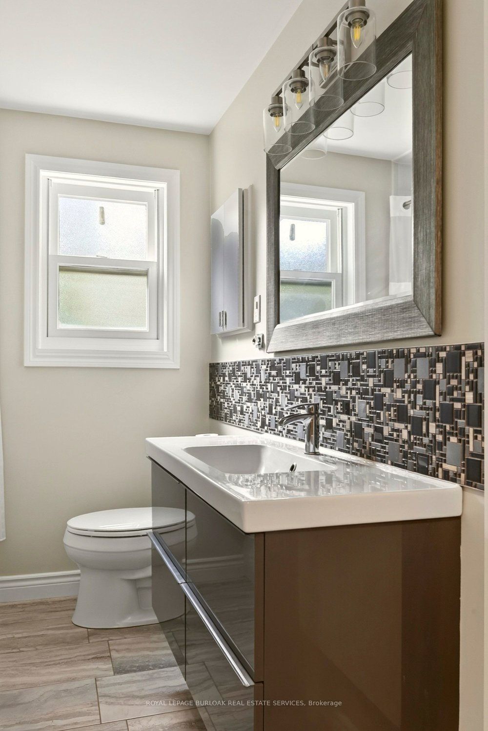 977 Long Drive Property Photo 14