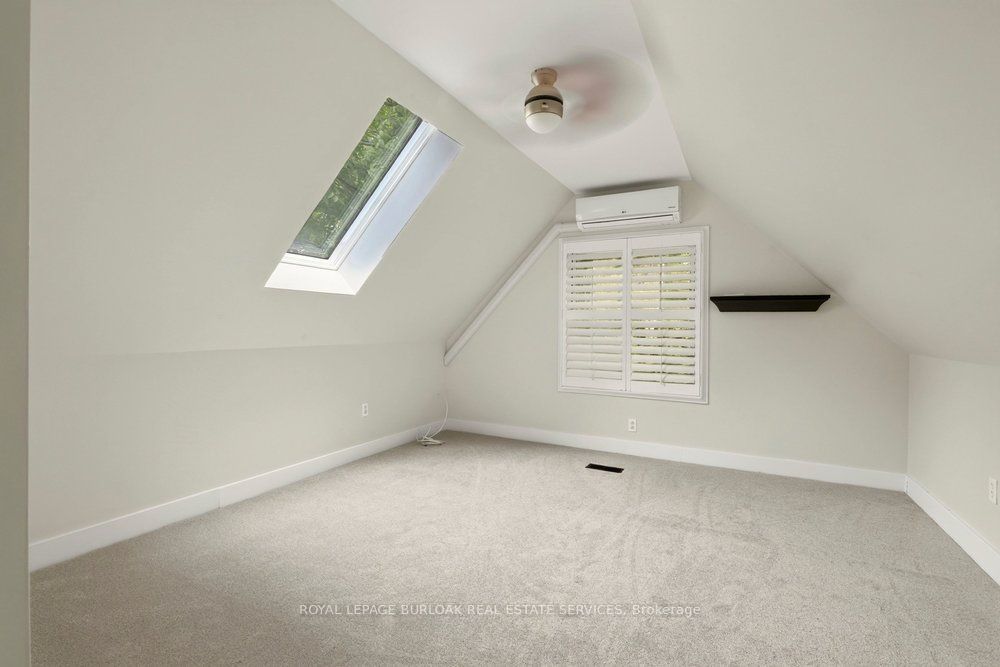 977 Long Drive Property Photo 21