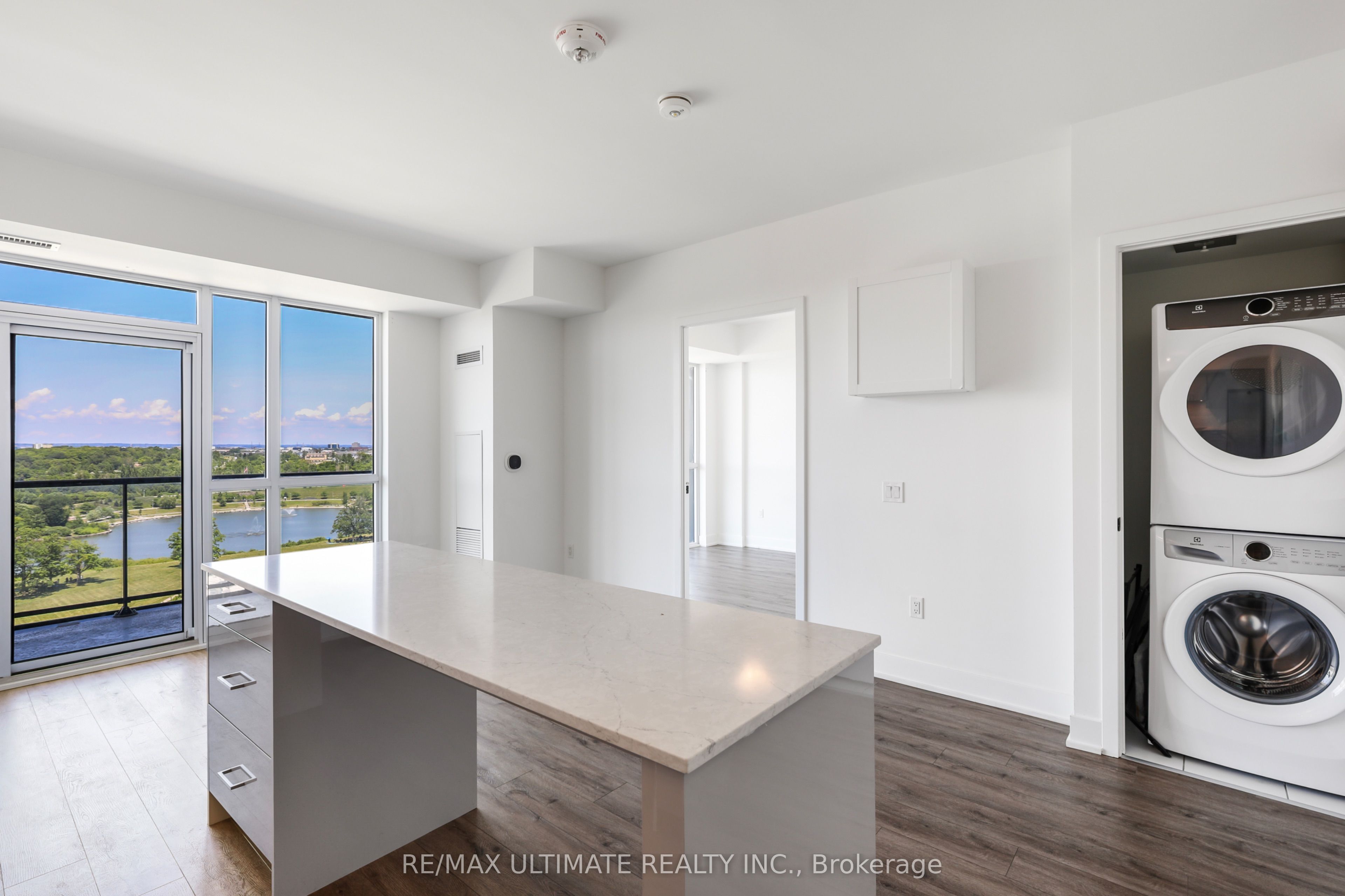 50 George Butchart Drive 906 Property Photo 7
