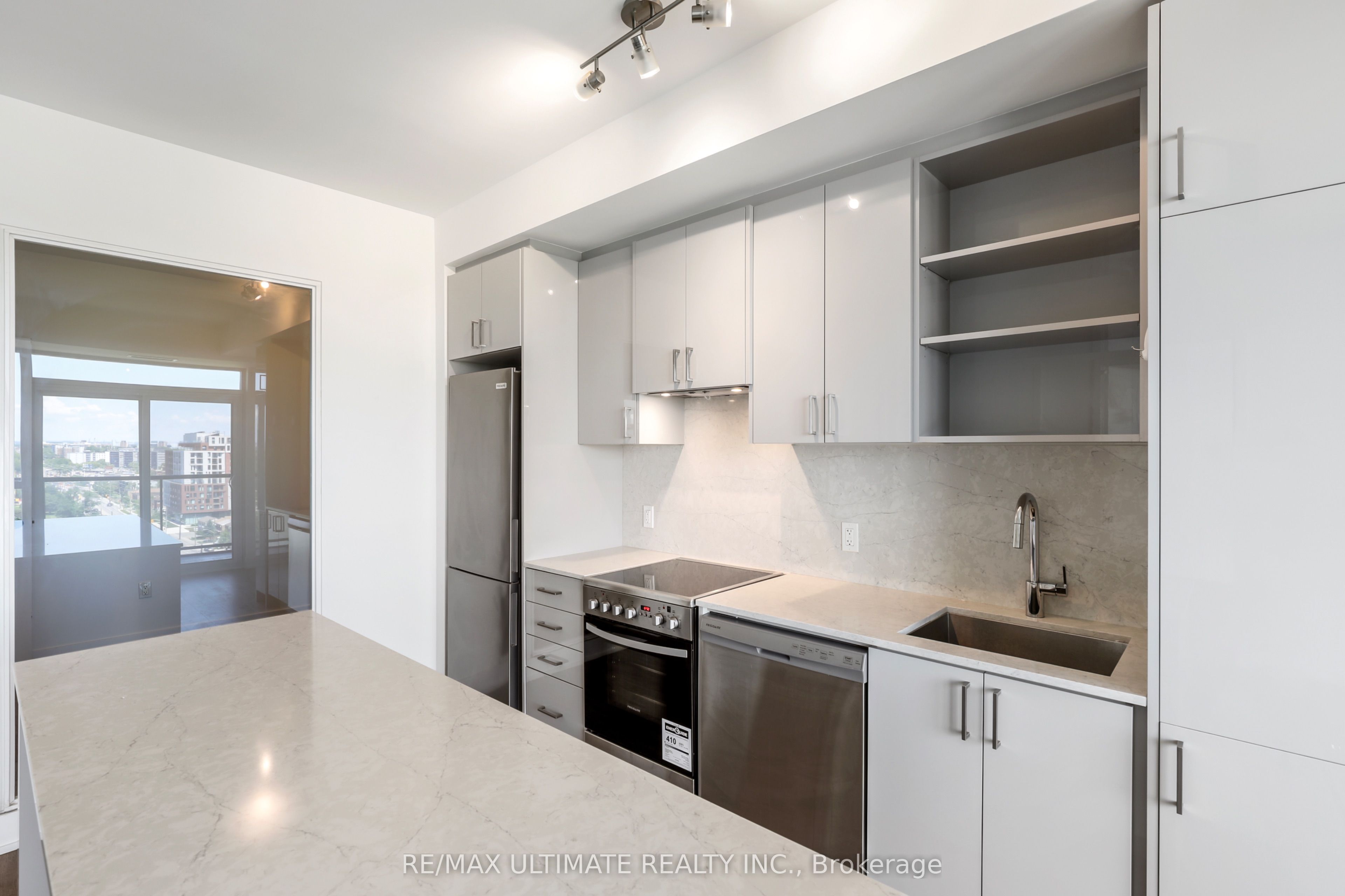 50 George Butchart Drive 906 Property Photo 8