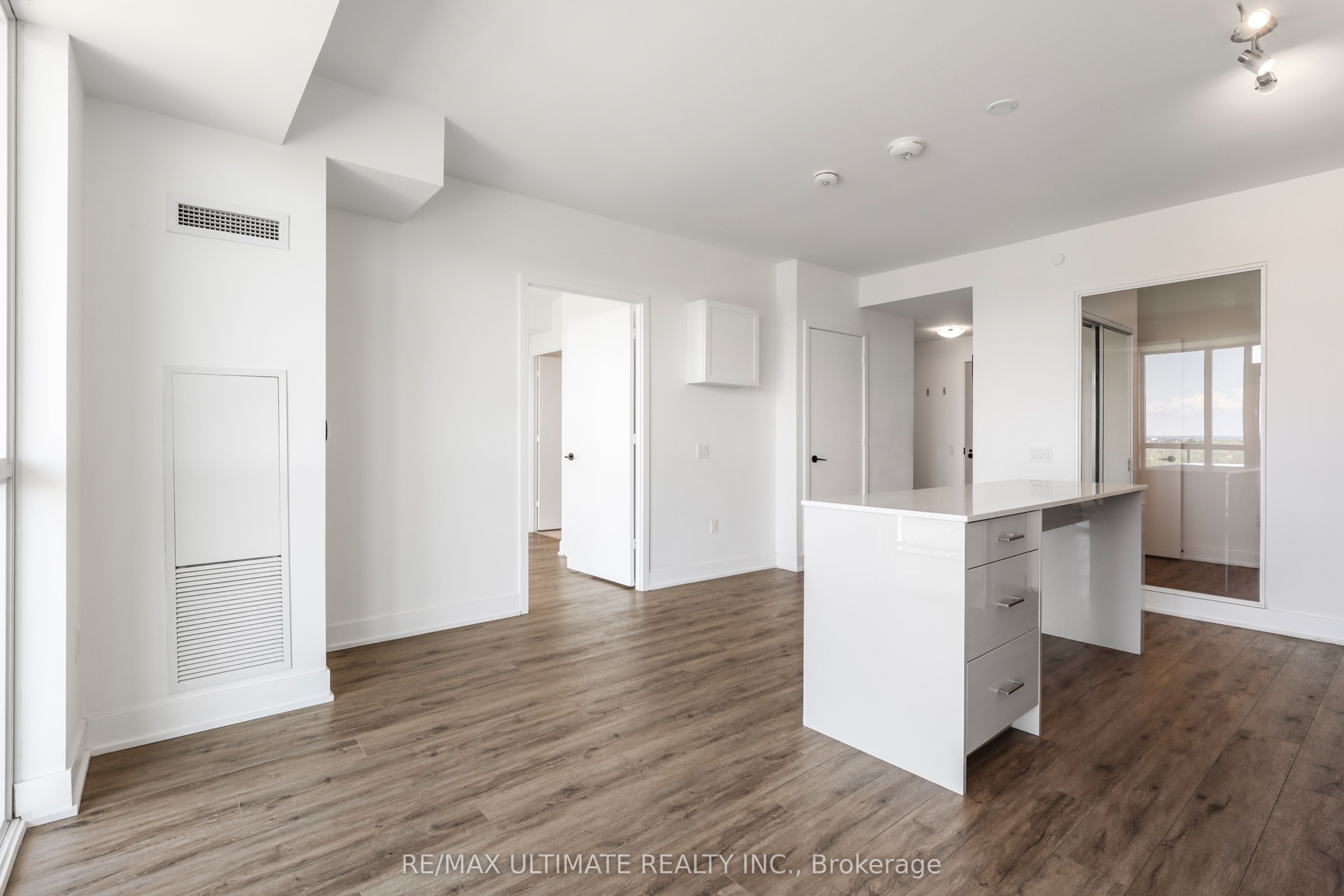 50 George Butchart Drive 906 Property Photo 11