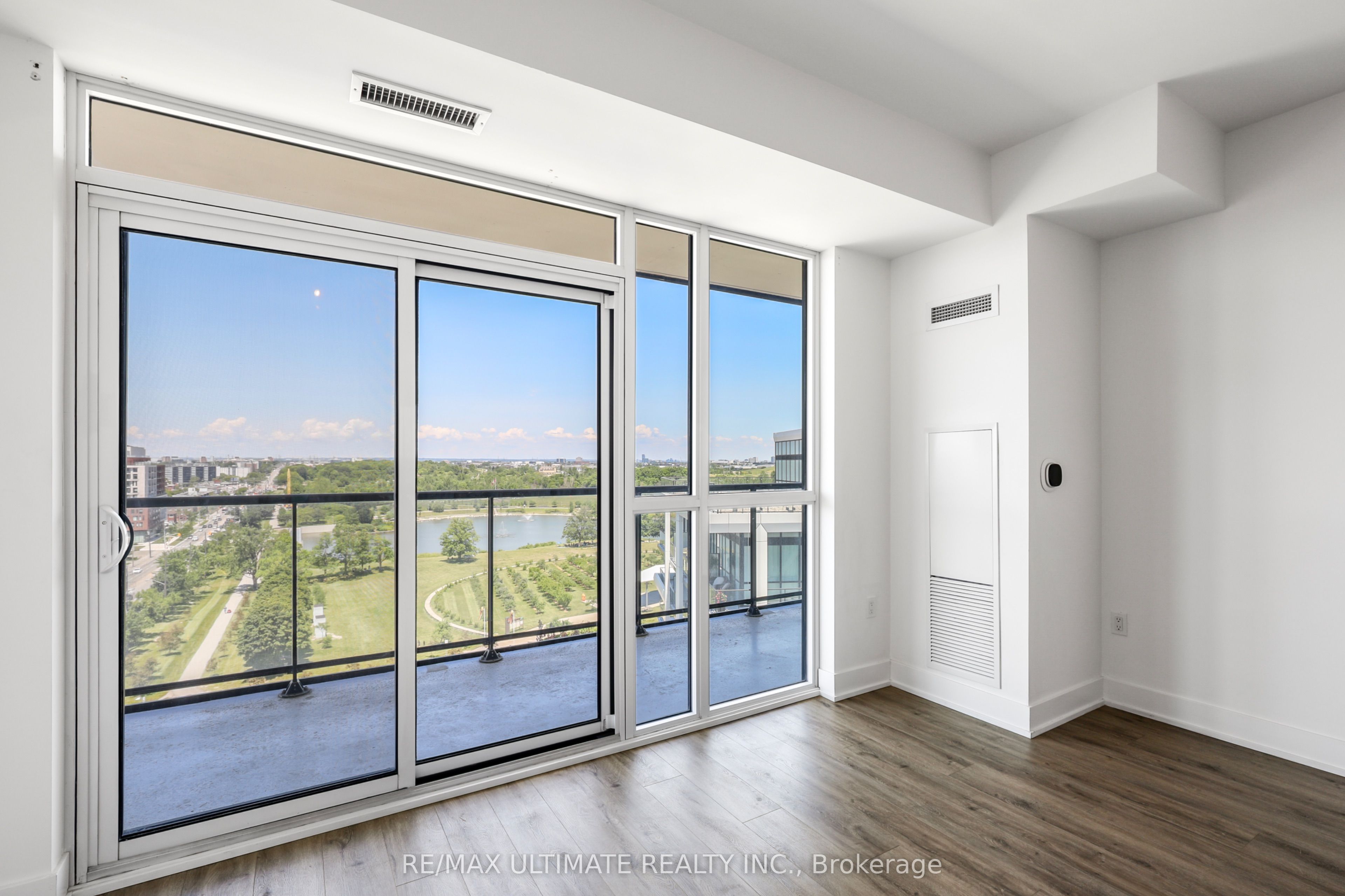 50 George Butchart Drive 906 Property Photo 13