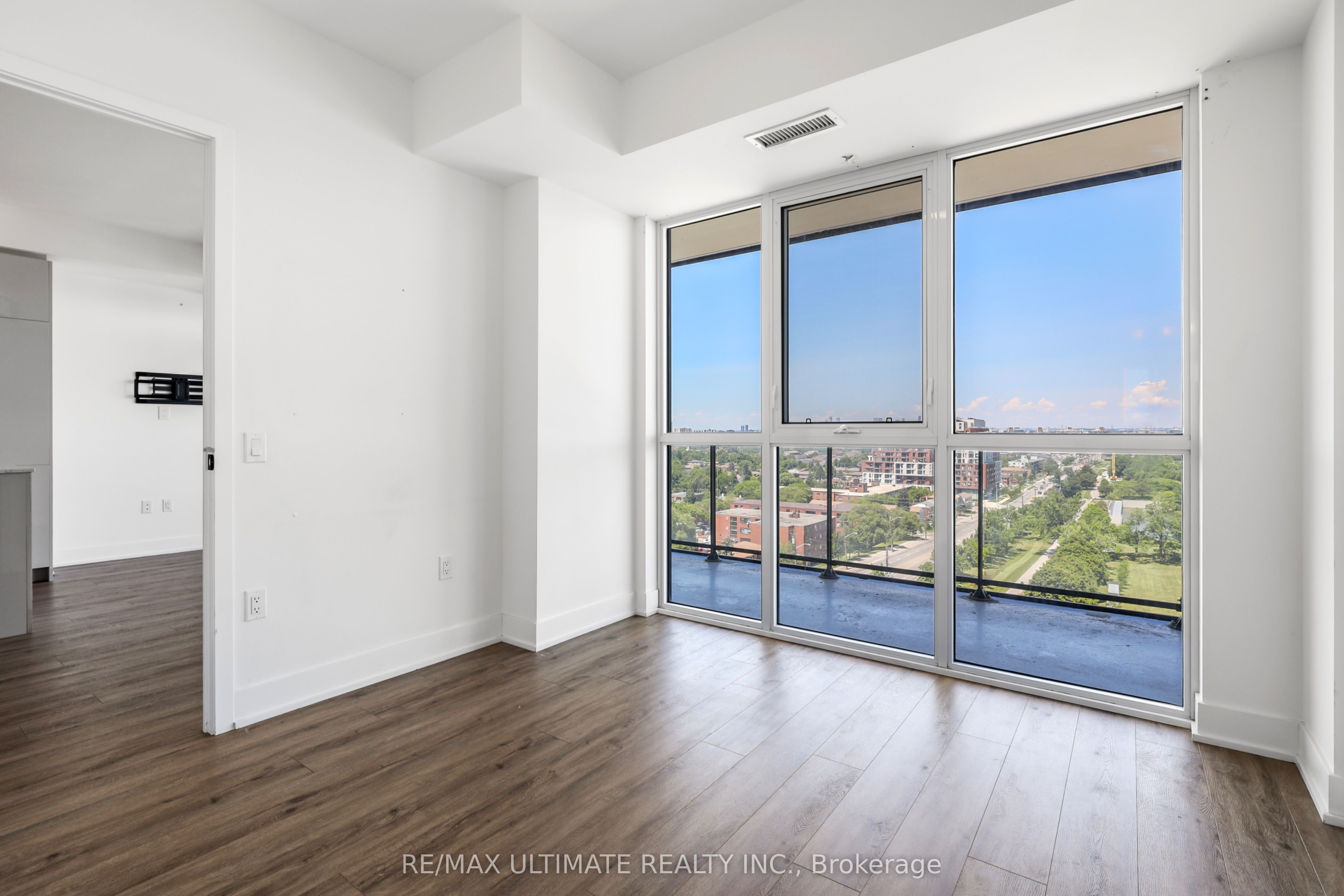 50 George Butchart Drive 906 Property Photo 16