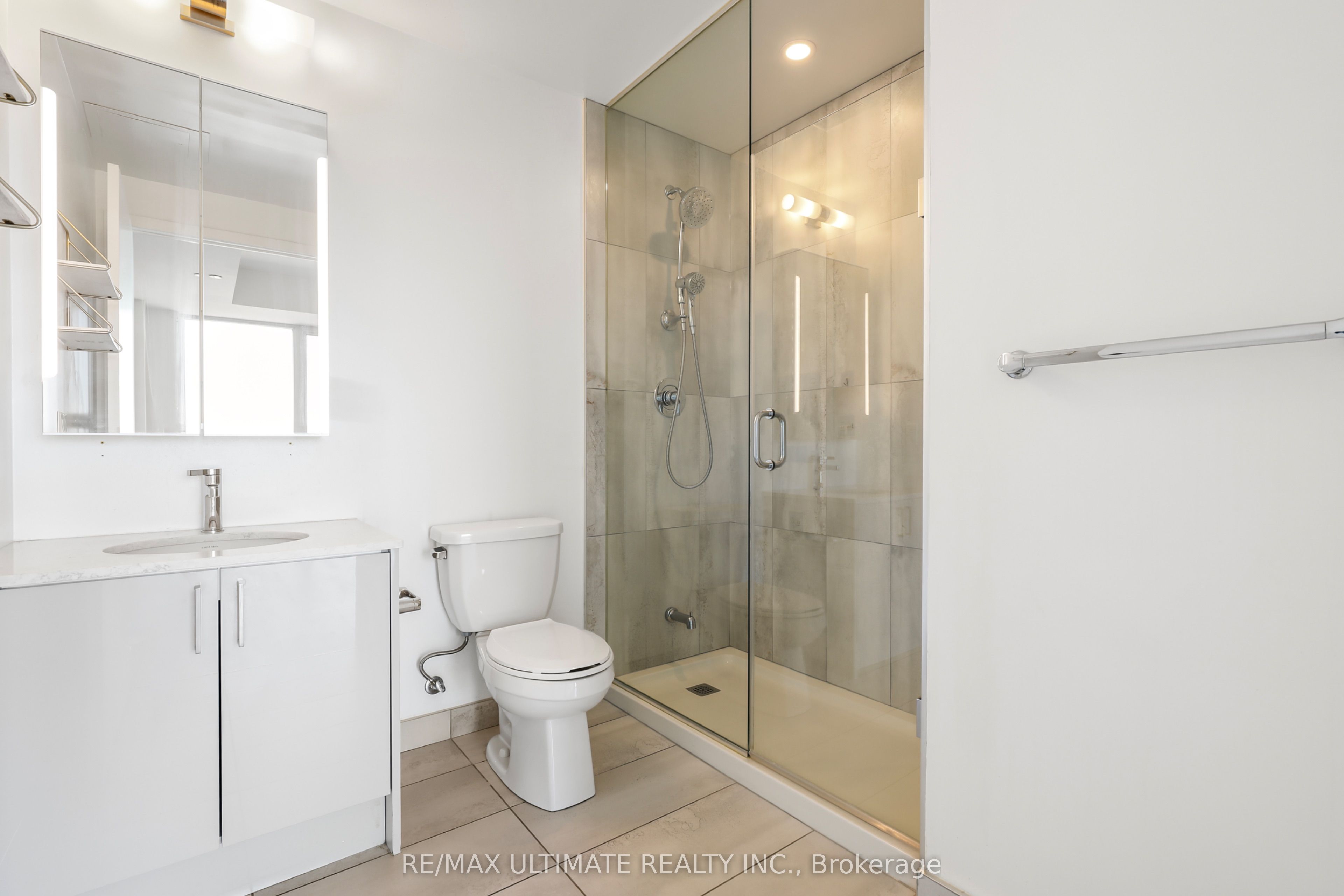 50 George Butchart Drive 906 Property Photo 18