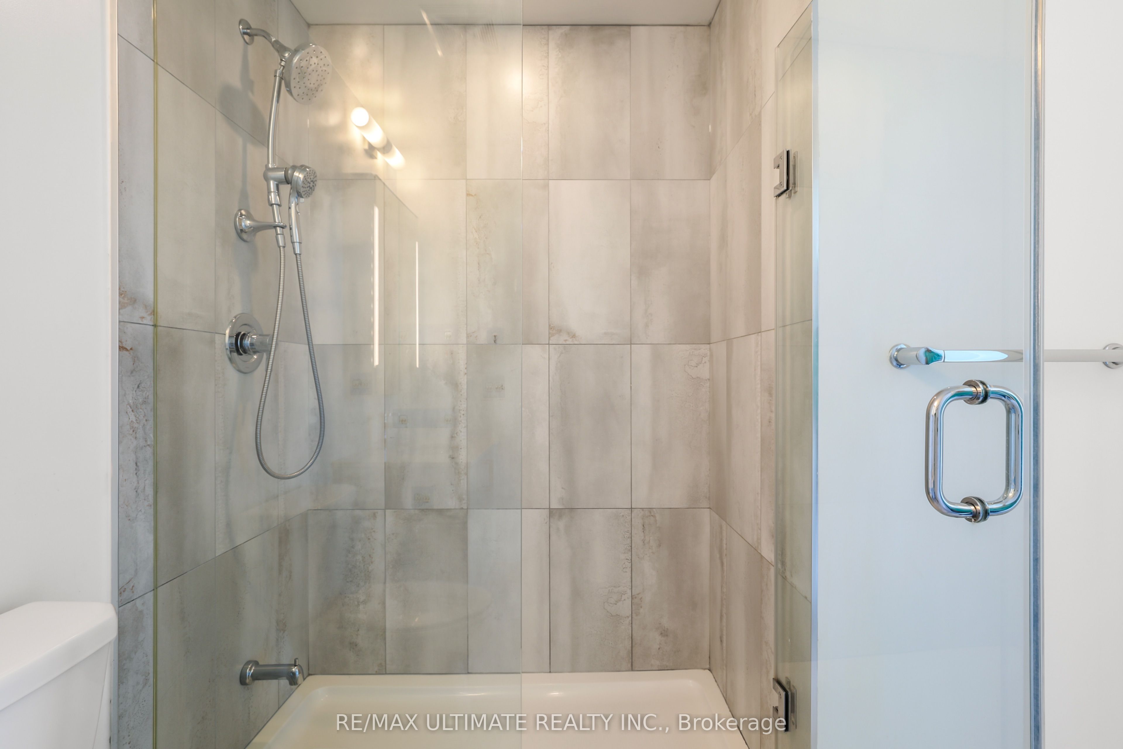 50 George Butchart Drive 906 Property Photo 19