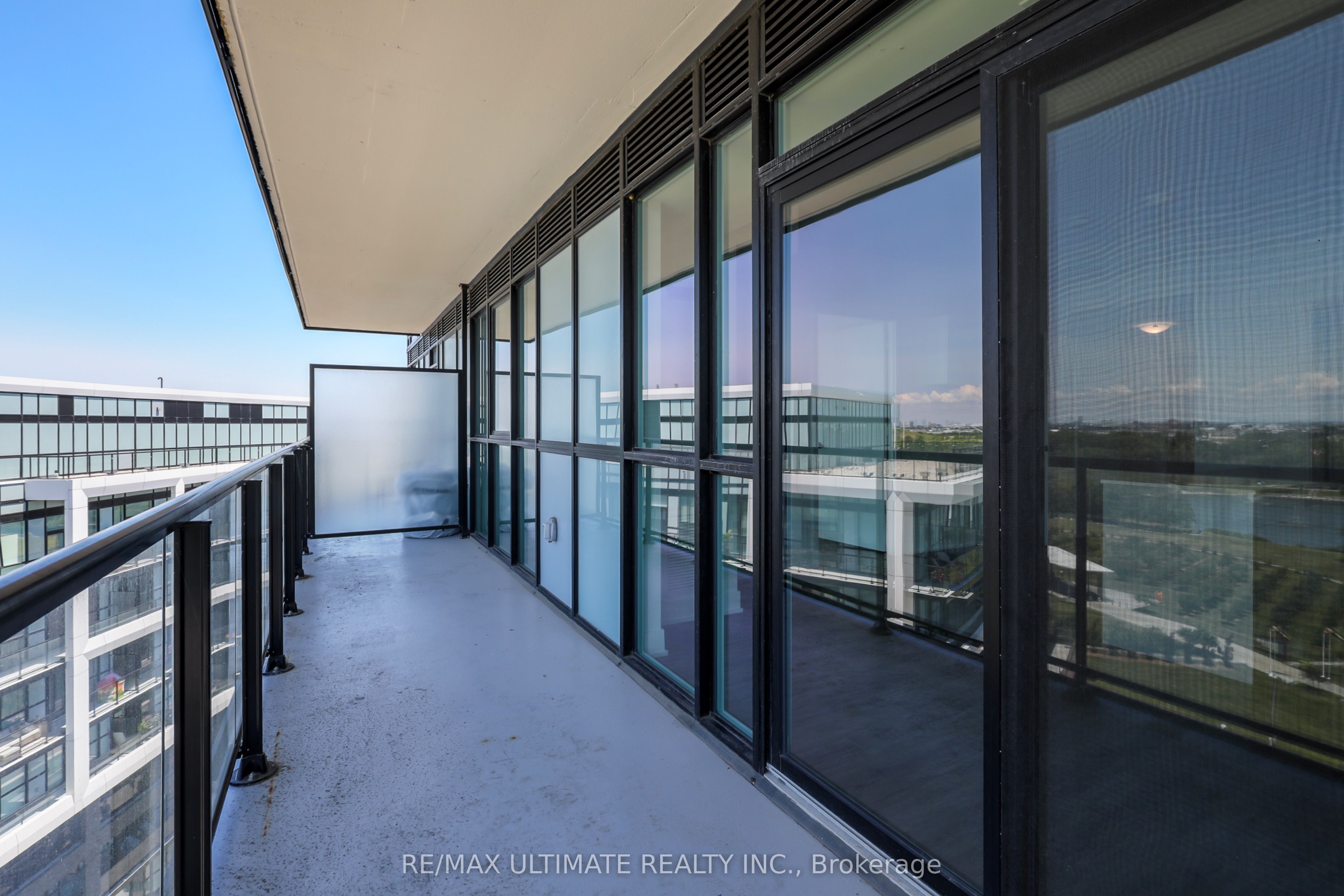 50 George Butchart Drive 906 Property Photo 28