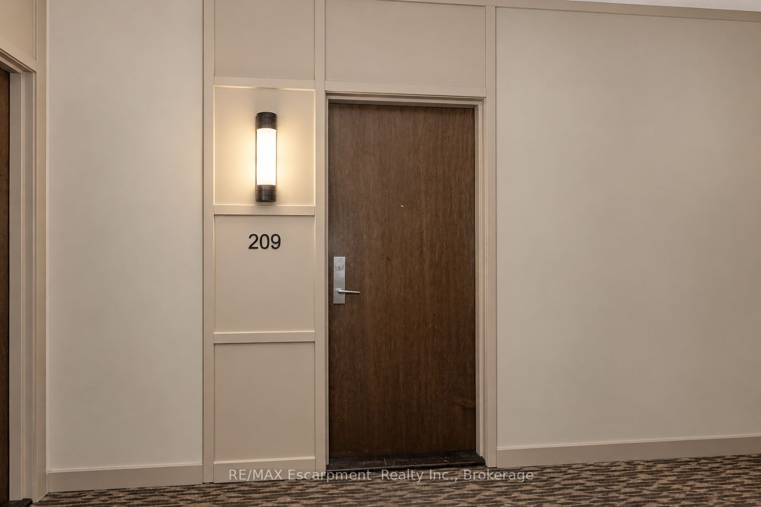 1055 Southdown Road # 209 Property Photo 3