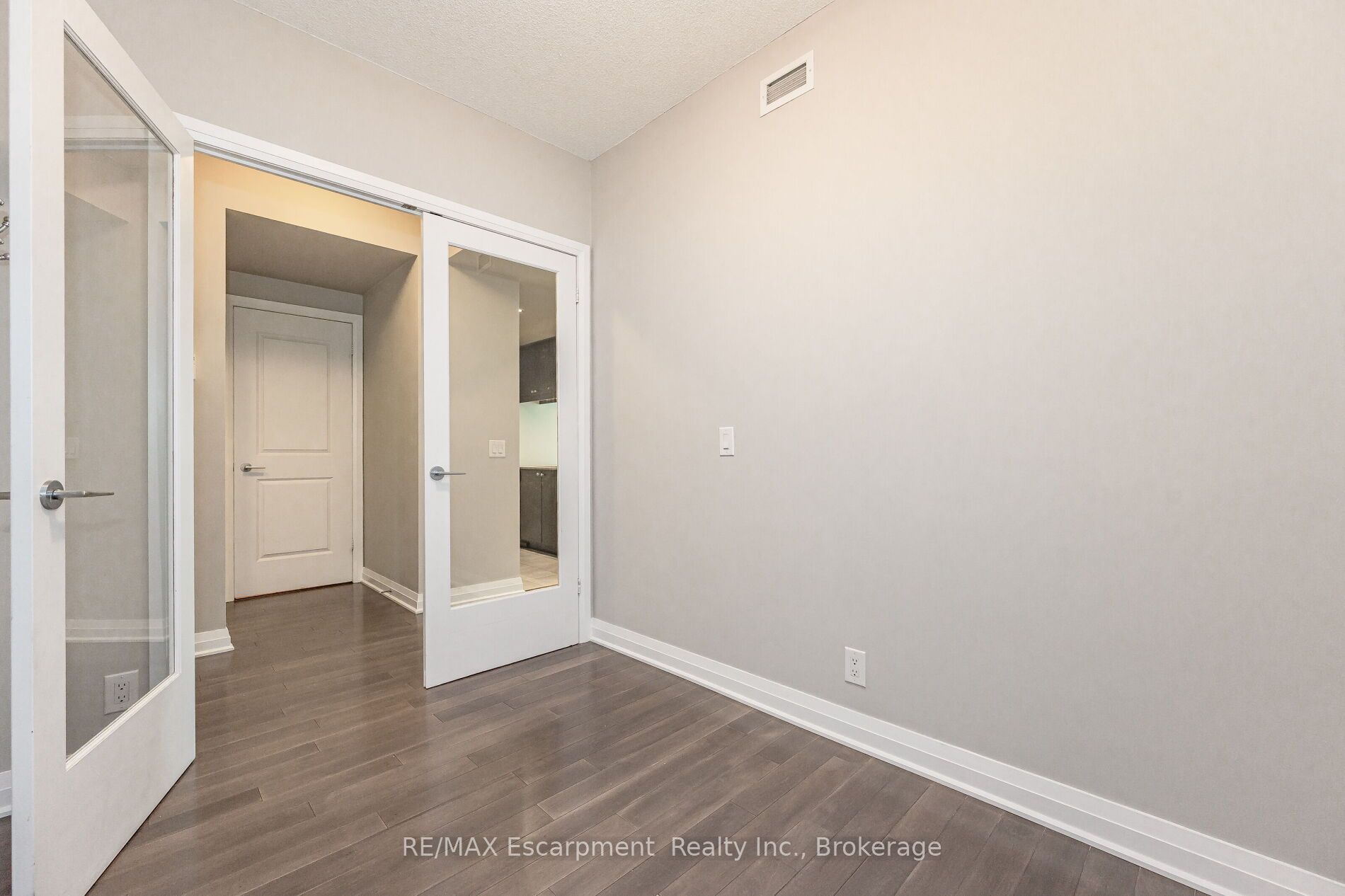 1055 Southdown Road # 209 Property Photo 6