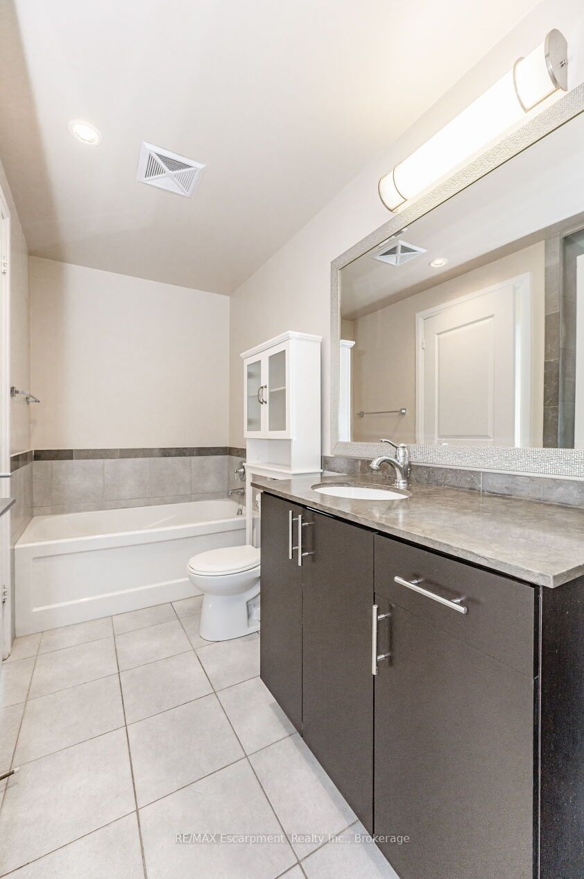 1055 Southdown Road # 209 Property Photo 10