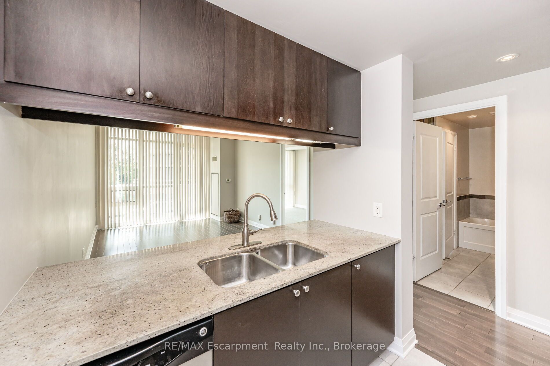 1055 Southdown Road # 209 Property Photo 13