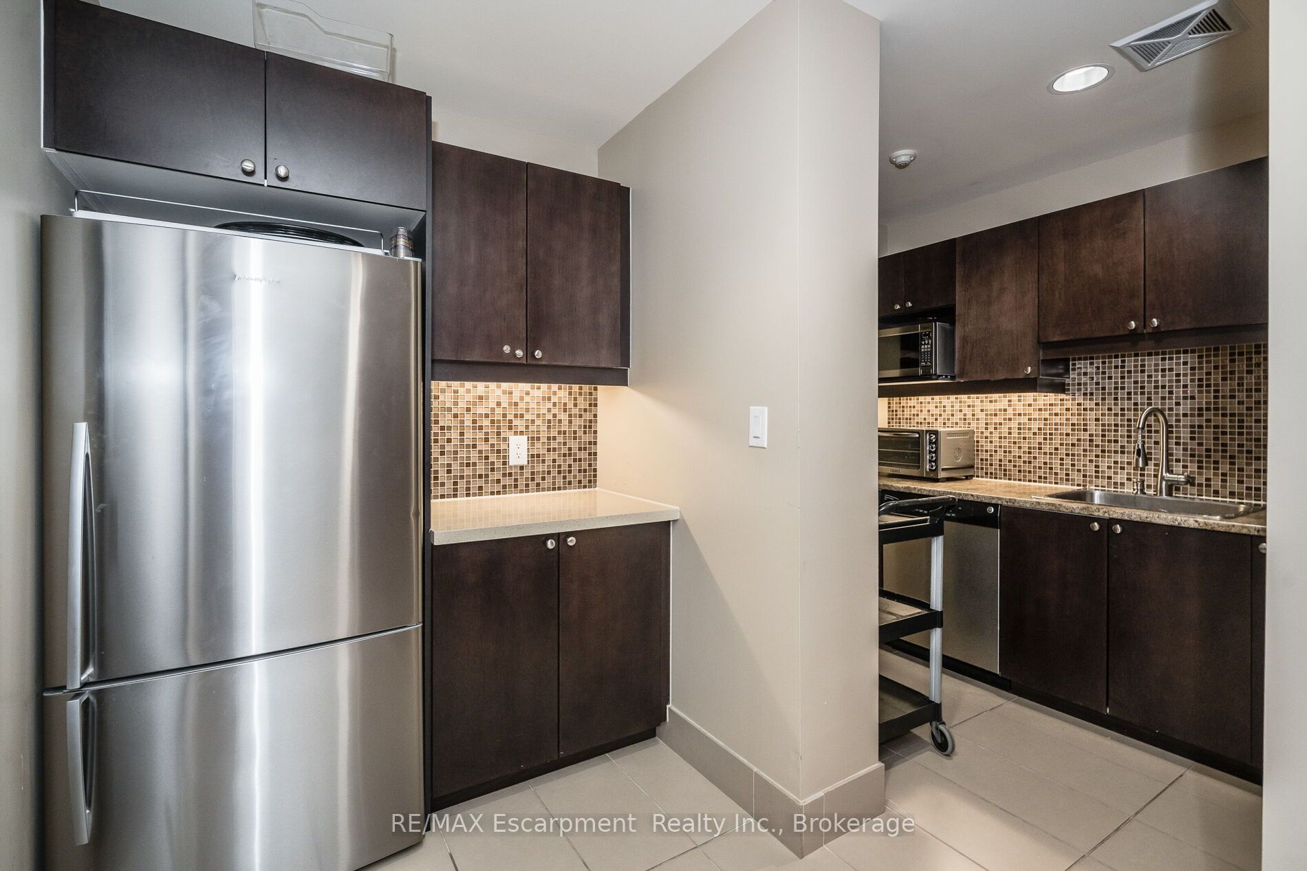 1055 Southdown Road # 209 Property Photo 31