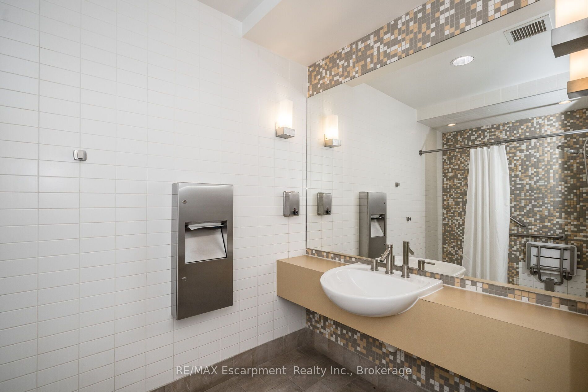 1055 Southdown Road # 209 Property Photo 40