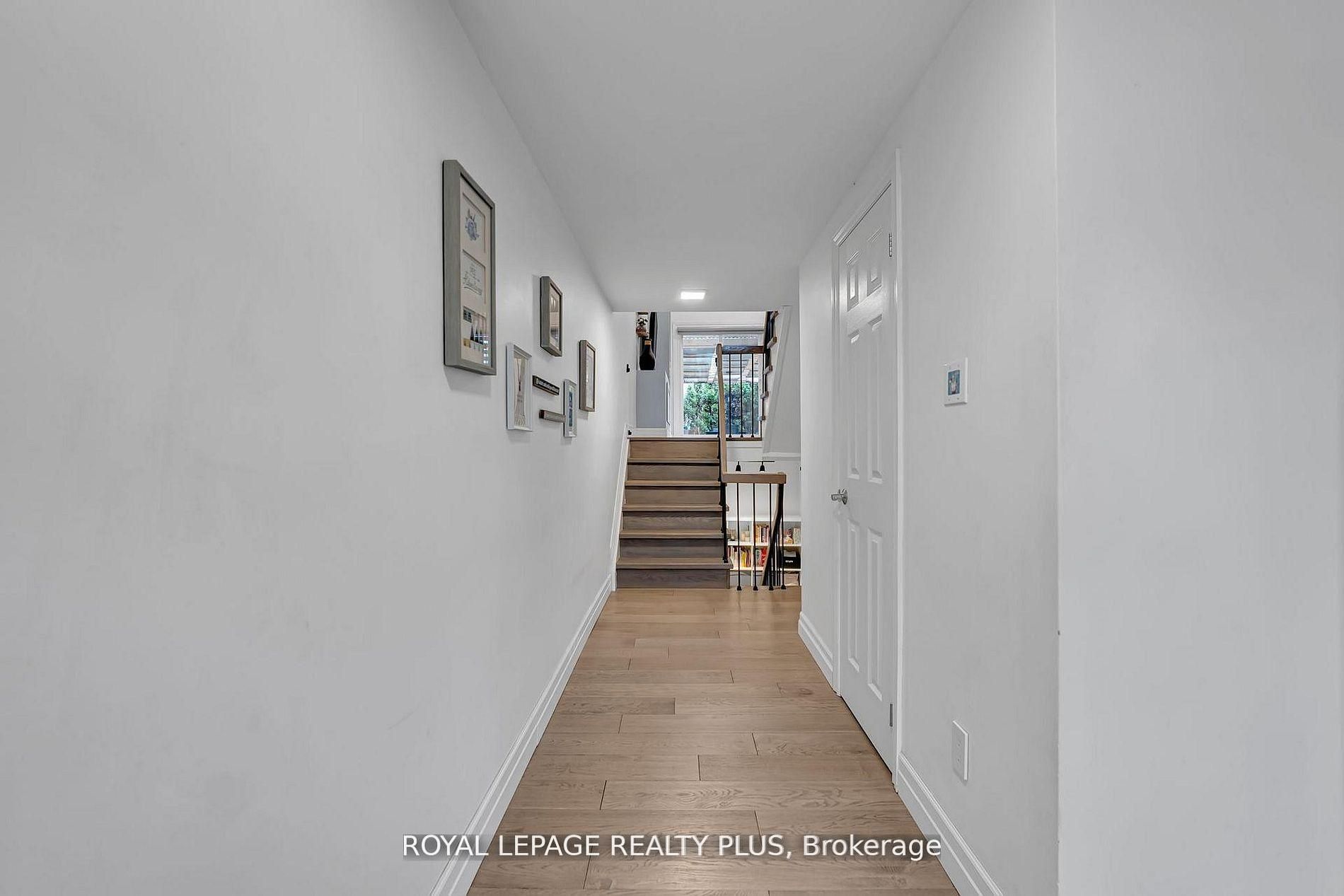 1755 Rathburn Road E 20 Property Photo 6