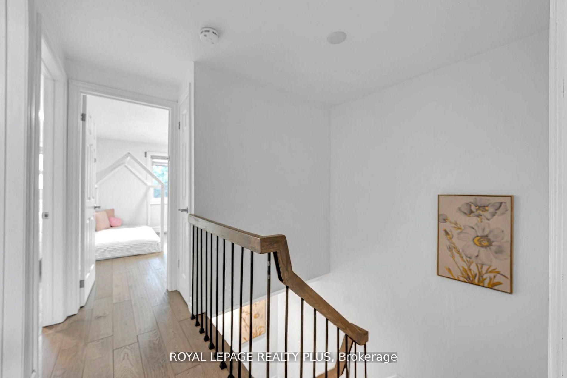 1755 Rathburn Road E 20 Property Photo 23