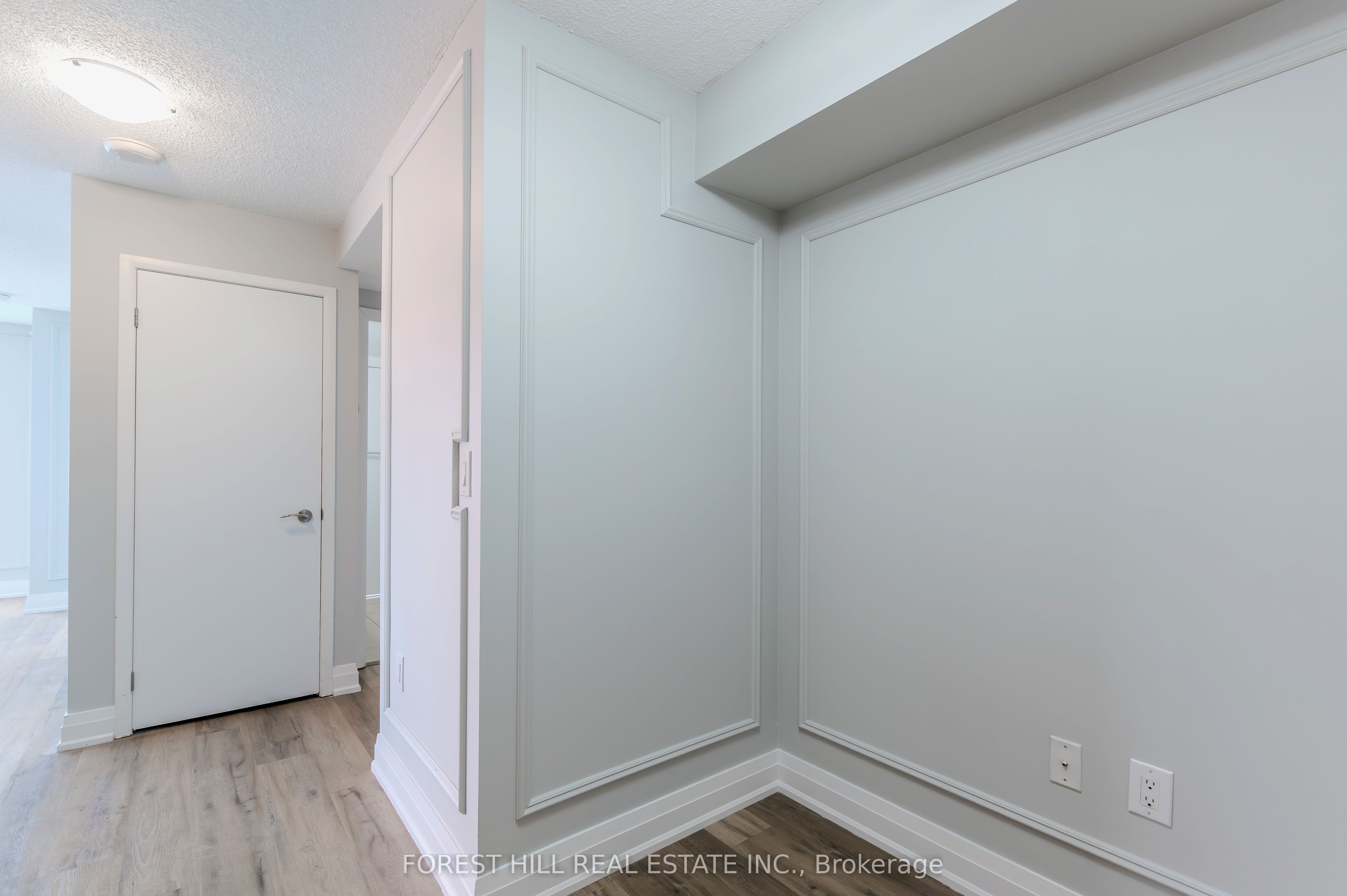 830 Lawrence Avenue W 734 Property Photo 10