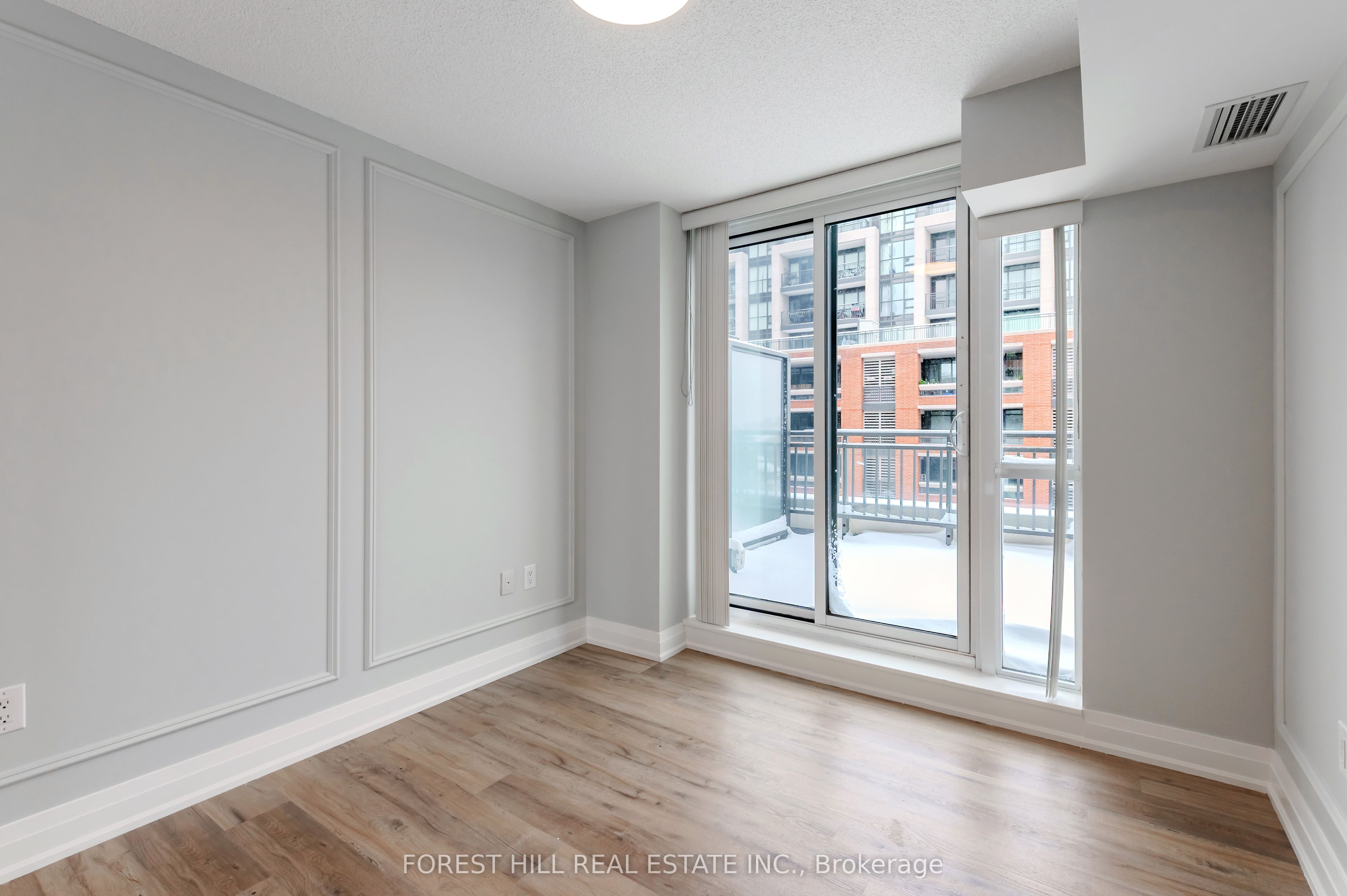830 Lawrence Avenue W 734 Property Photo 11