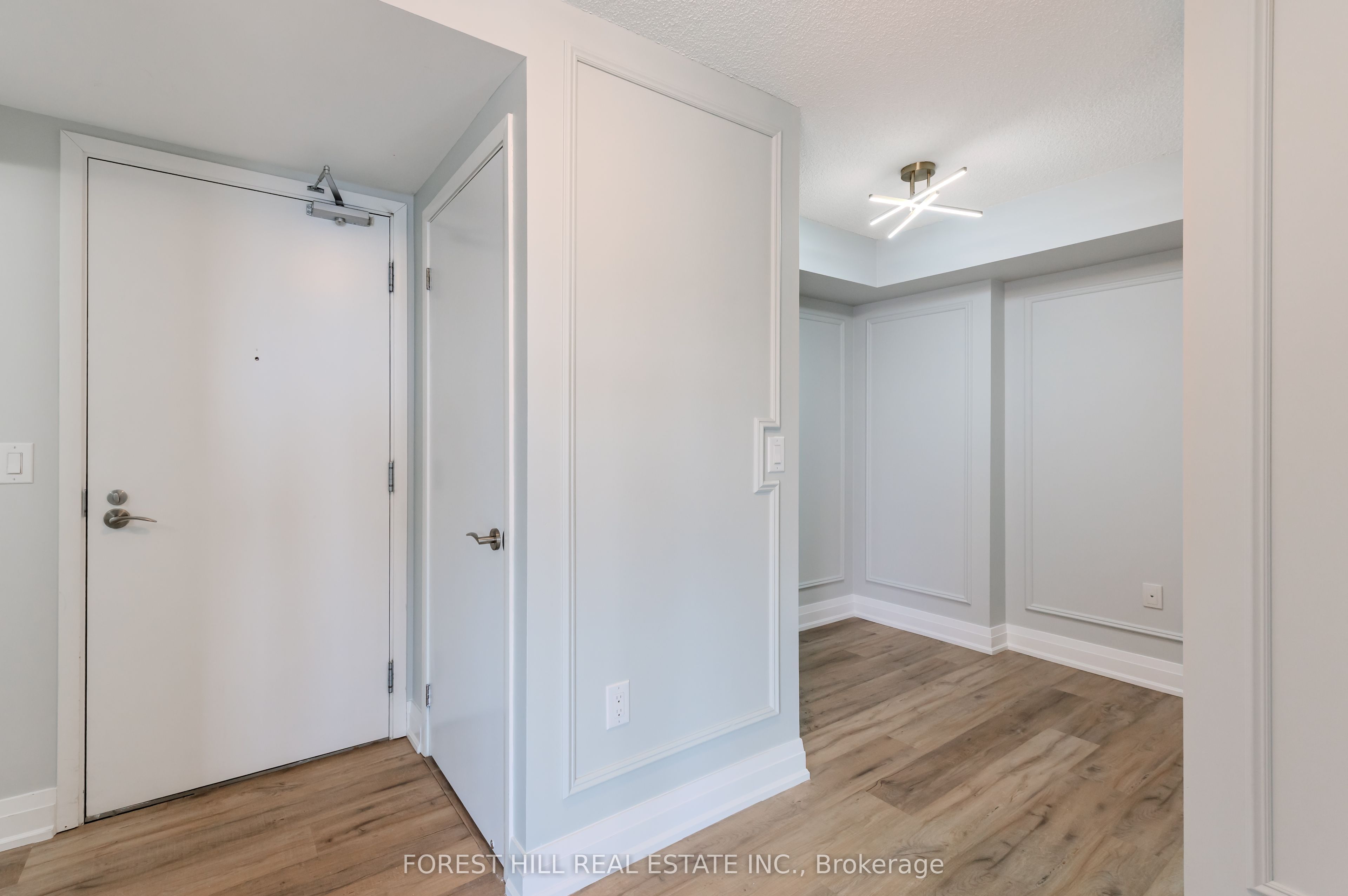 830 Lawrence Avenue W 734 Property Photo 26