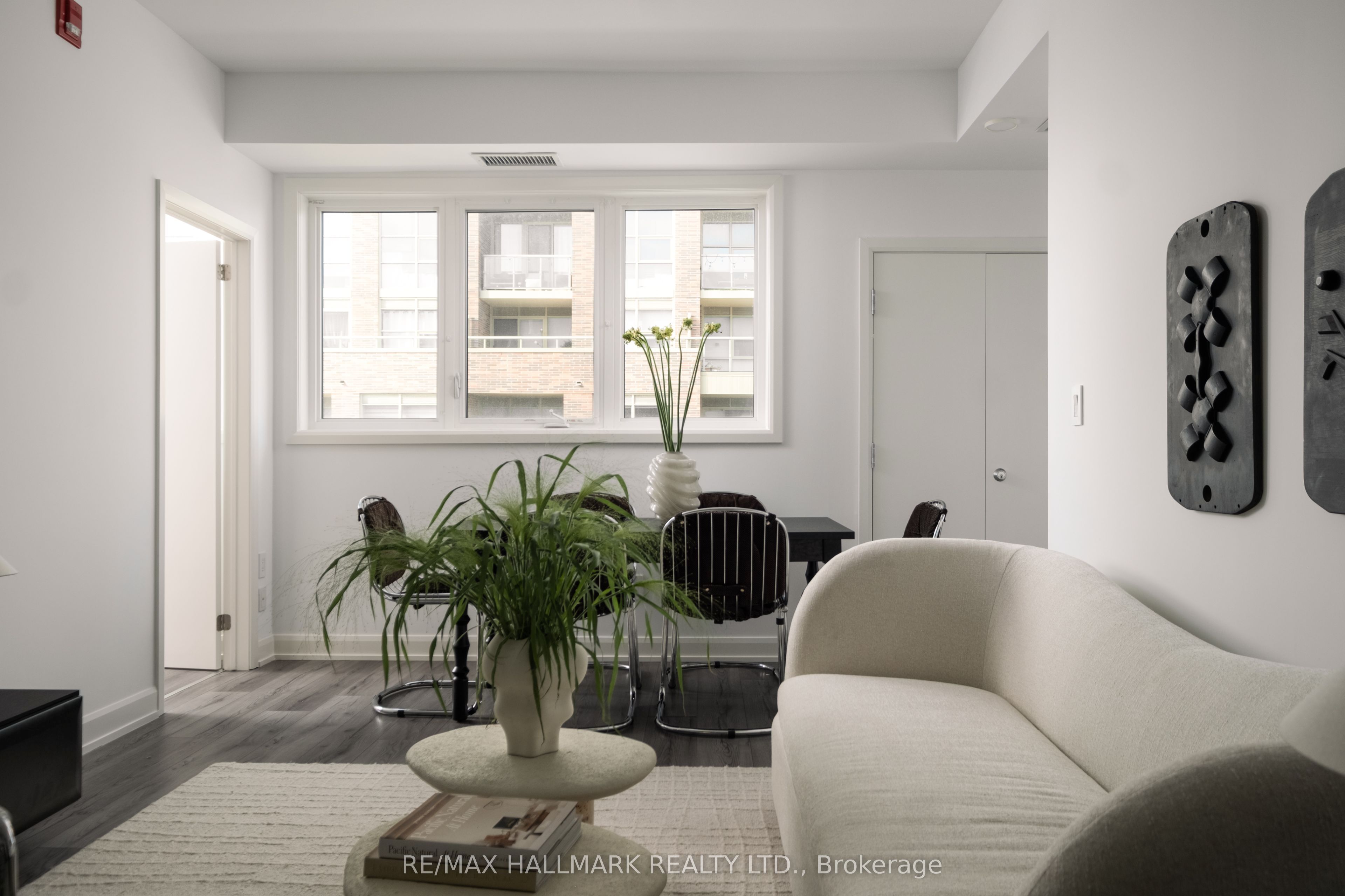 385 Osler Street N 406 Property Photo 10