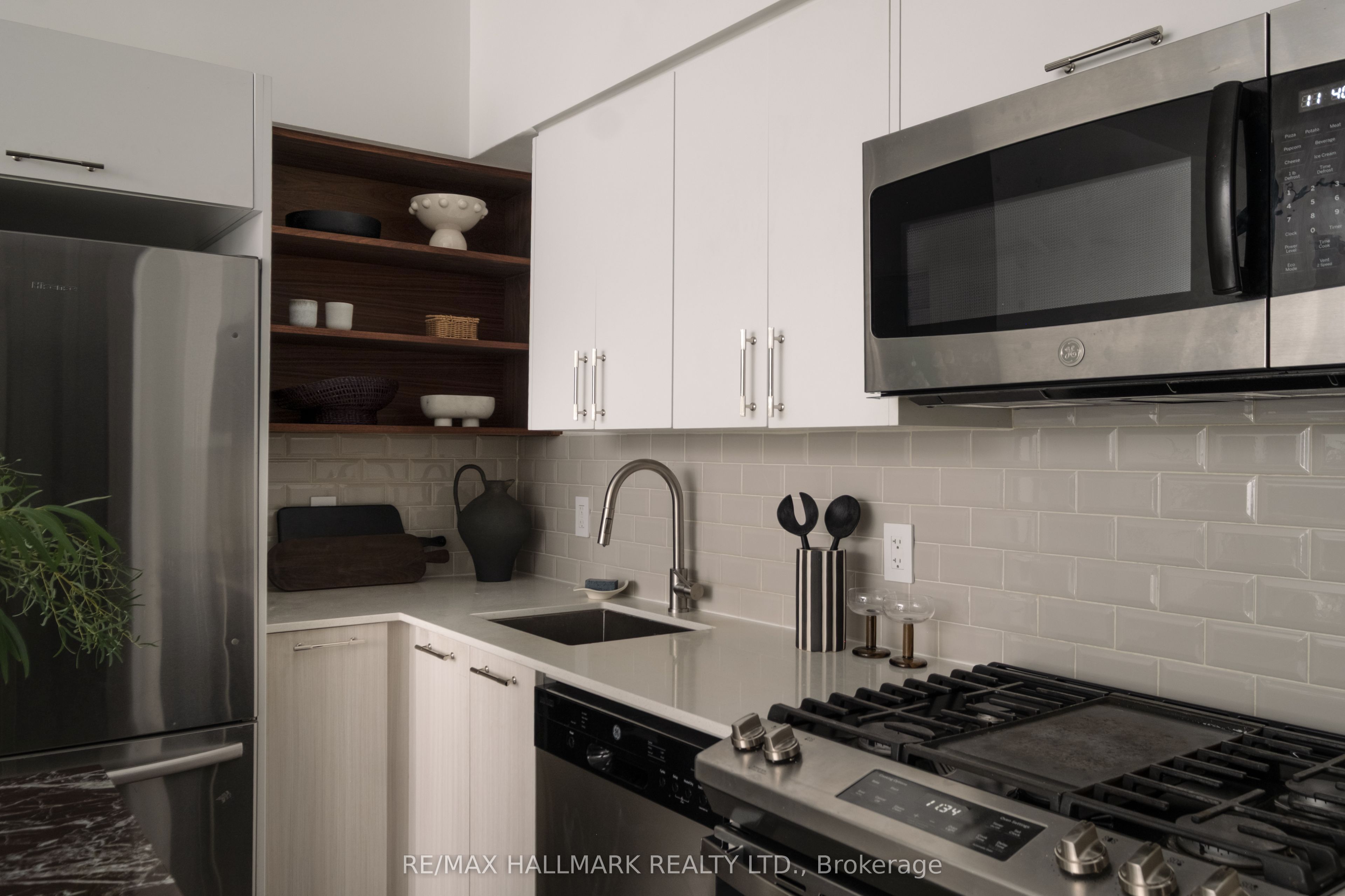 385 Osler Street N 406 Property Photo 18