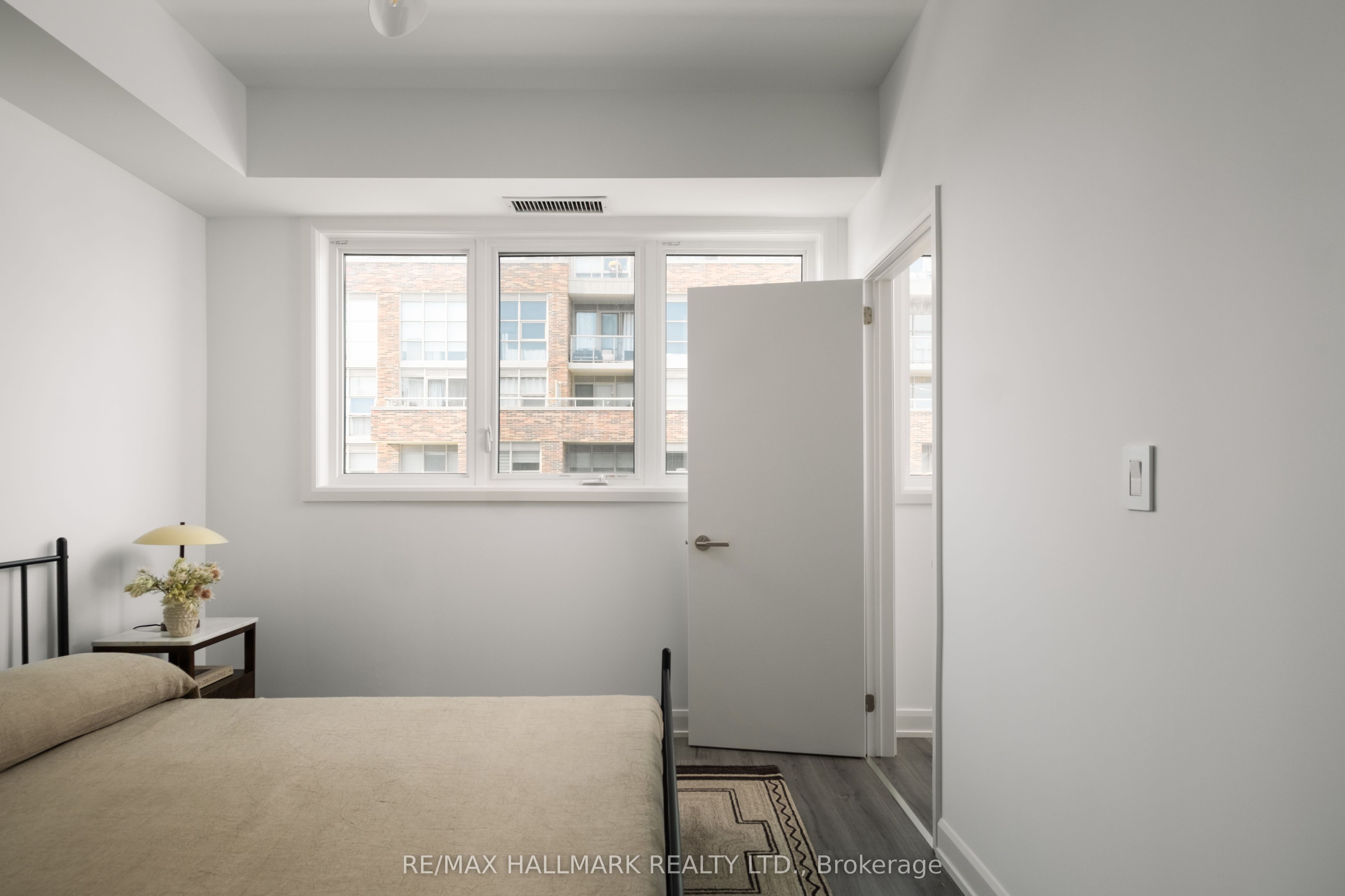 385 Osler Street N 406 Property Photo 22