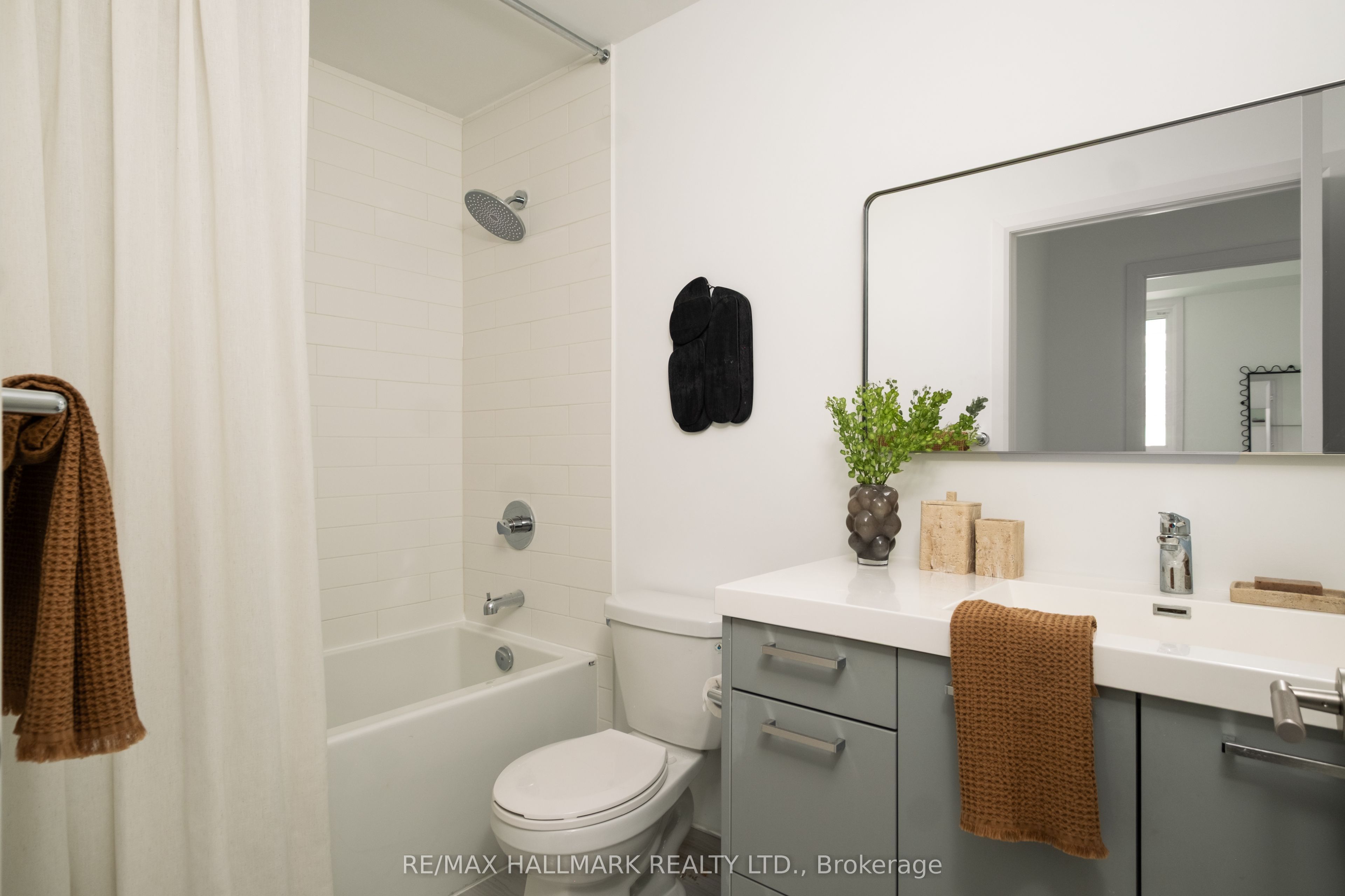 385 Osler Street N 406 Property Photo 24