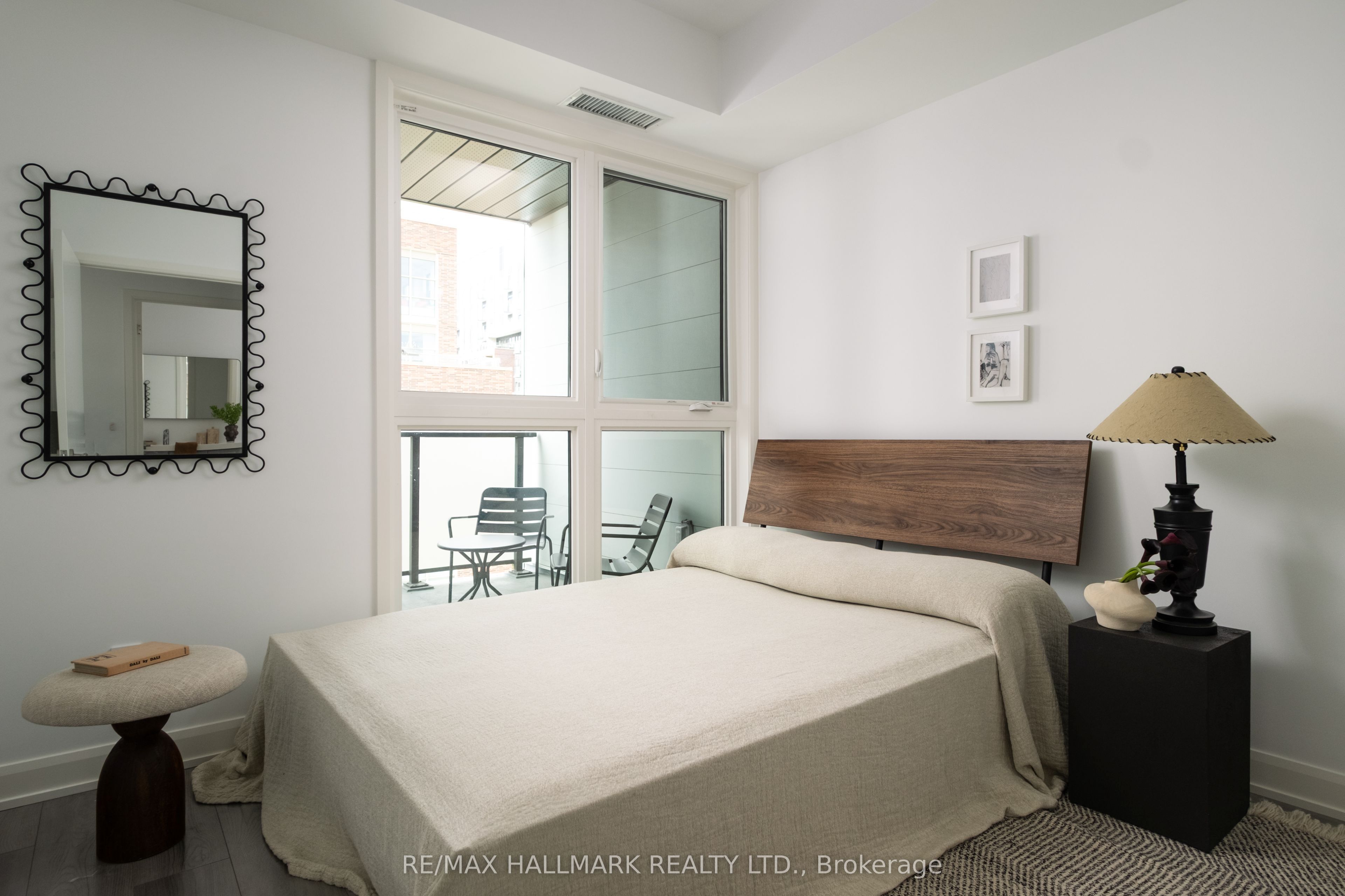 385 Osler Street N 406 Property Photo 26