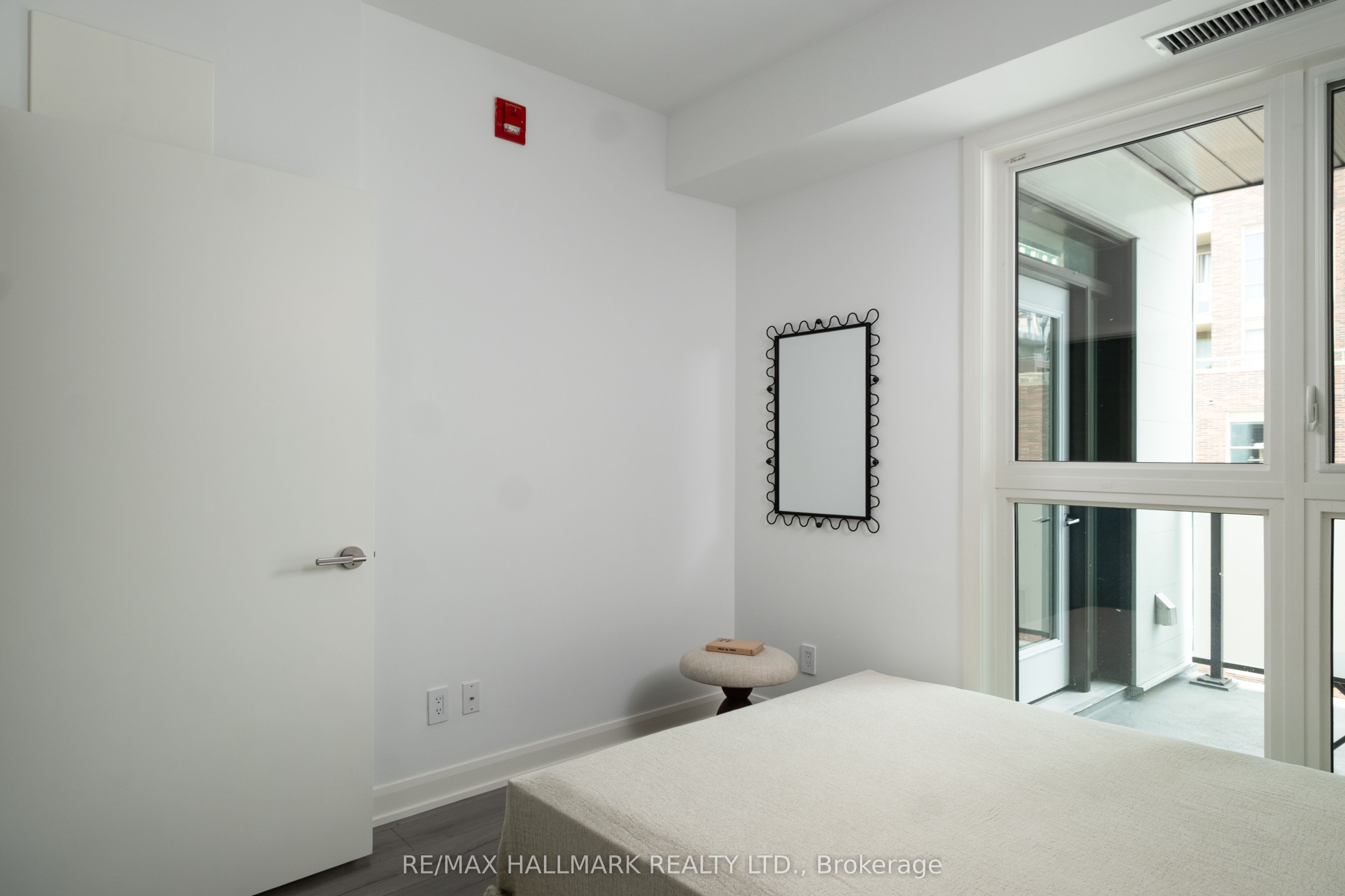 385 Osler Street N 406 Property Photo 29