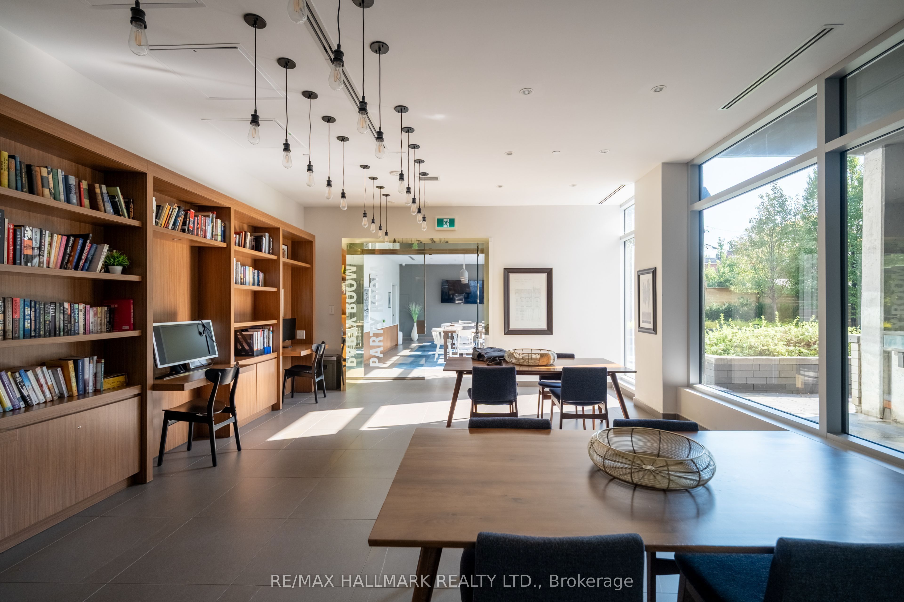 385 Osler Street N 406 Property Photo 36