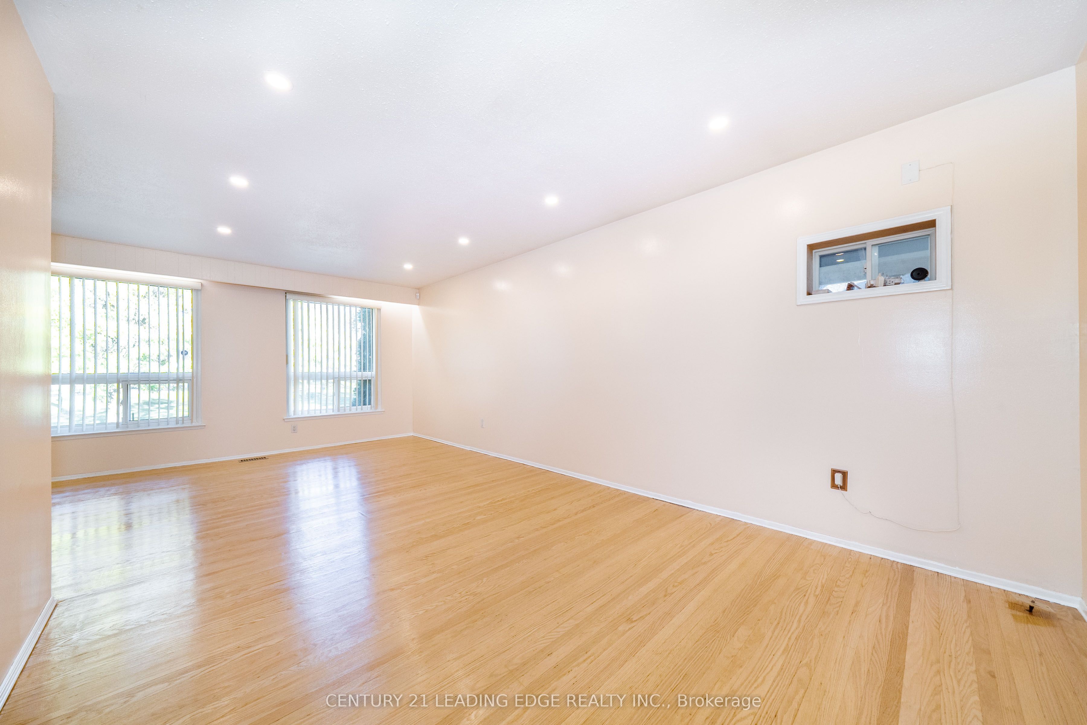63 Mercury Road Property Photo 4