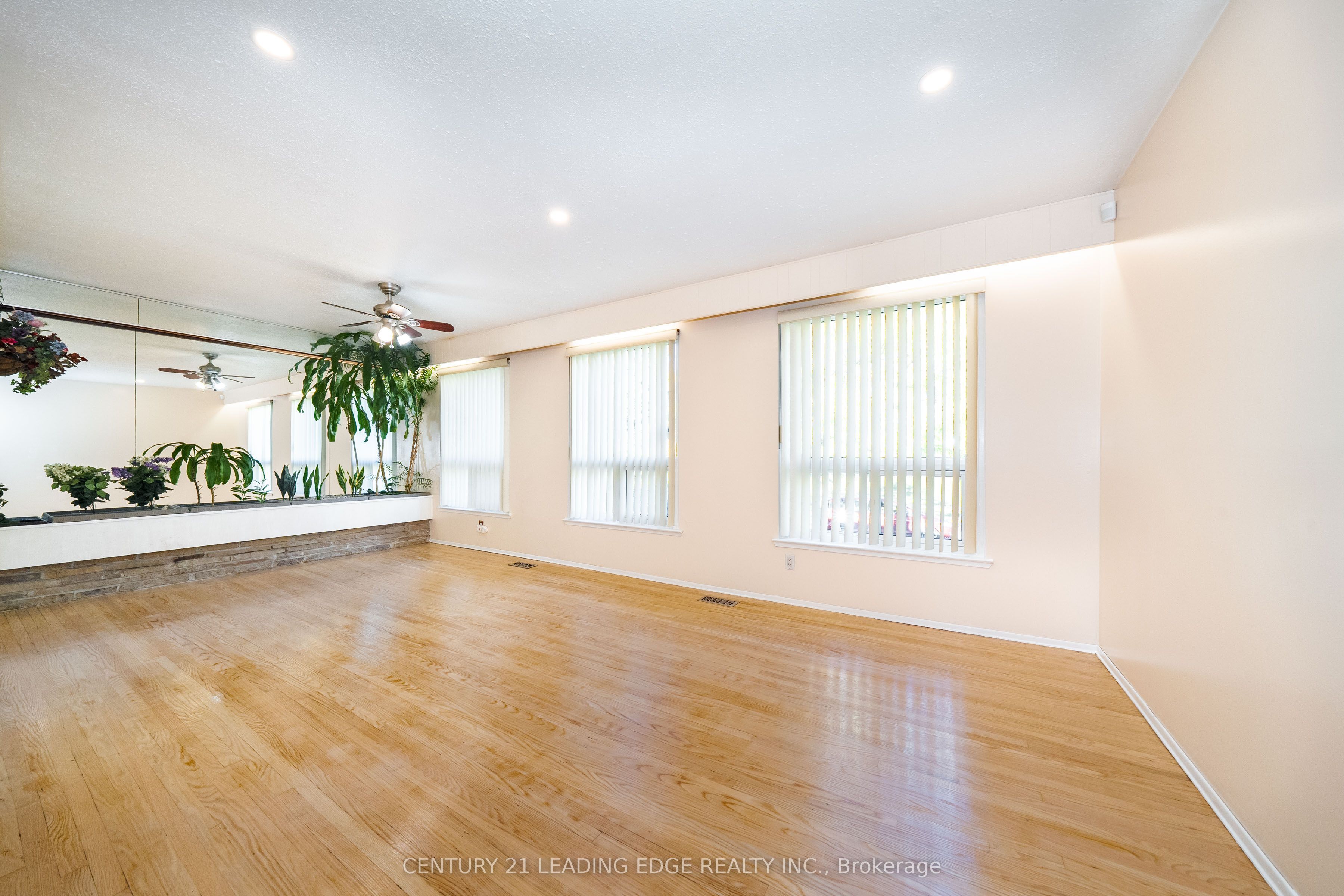 63 Mercury Road Property Photo 8