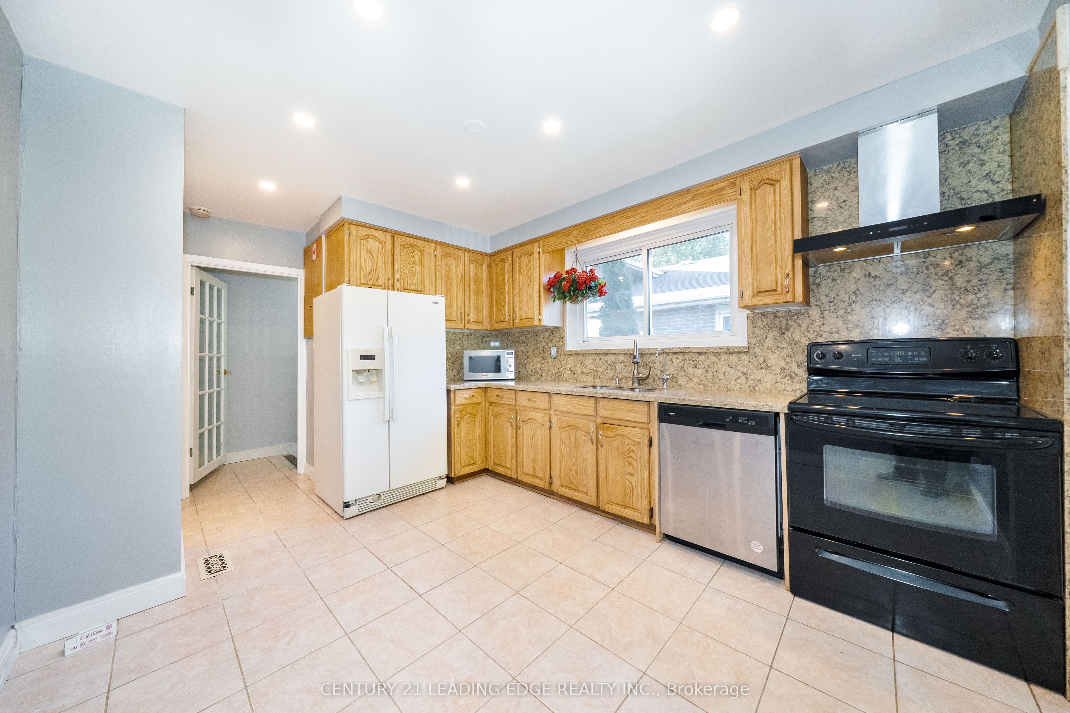 63 Mercury Road Property Photo 10