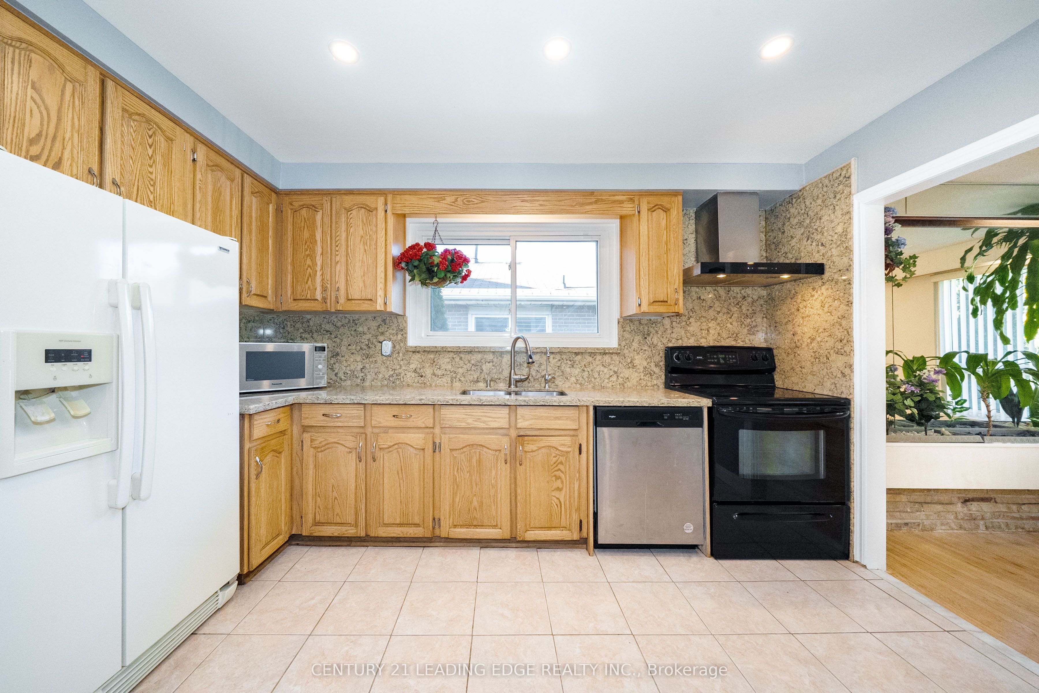 63 Mercury Road Property Photo 11