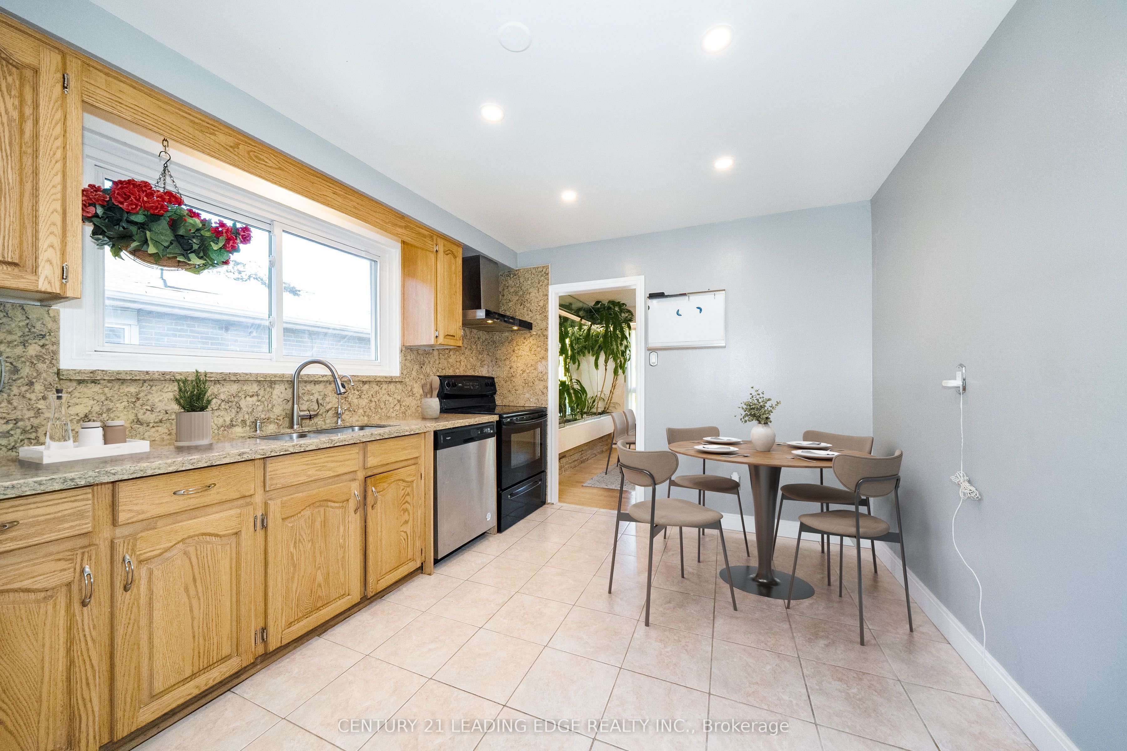 63 Mercury Road Property Photo 12