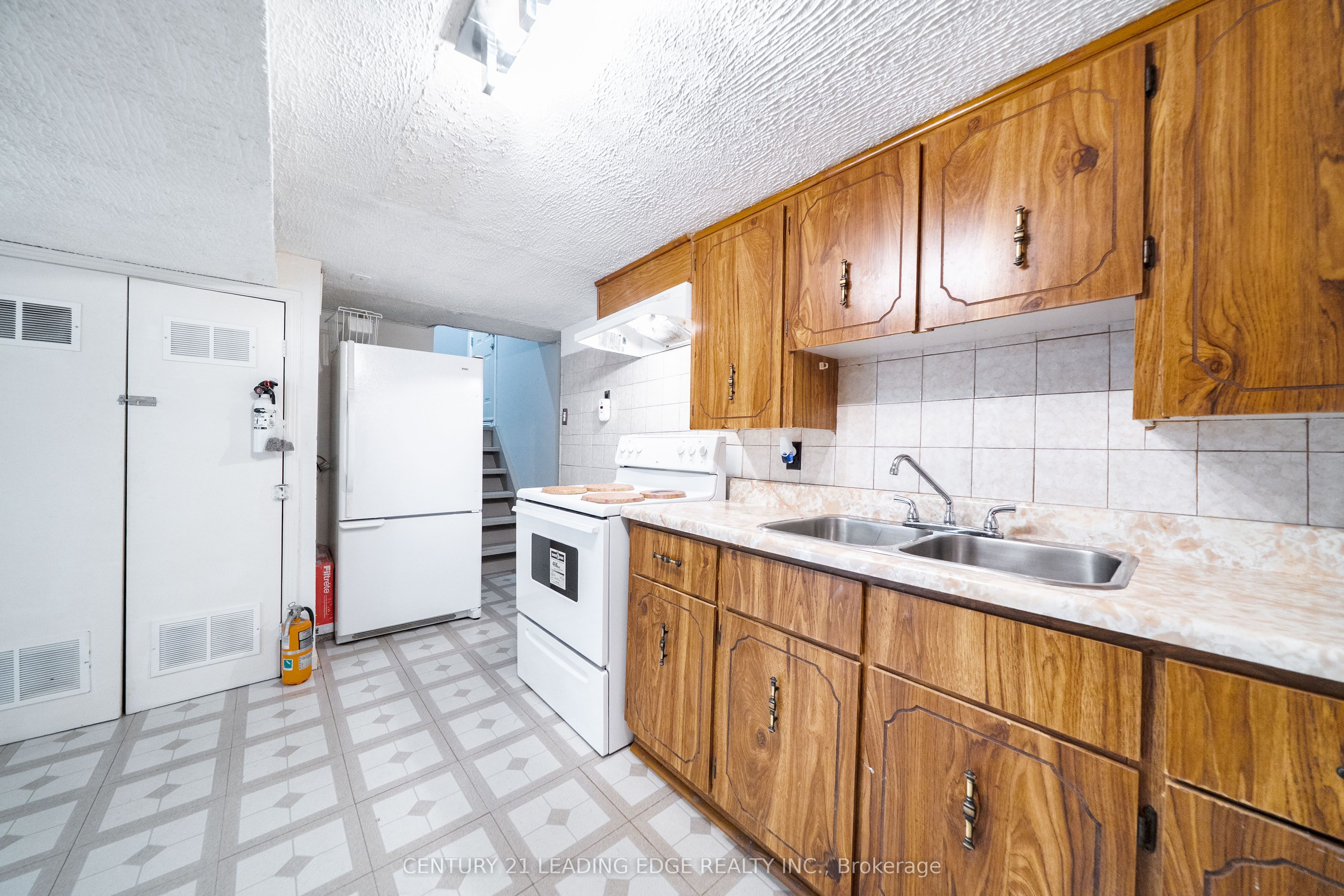 63 Mercury Road Property Photo 32