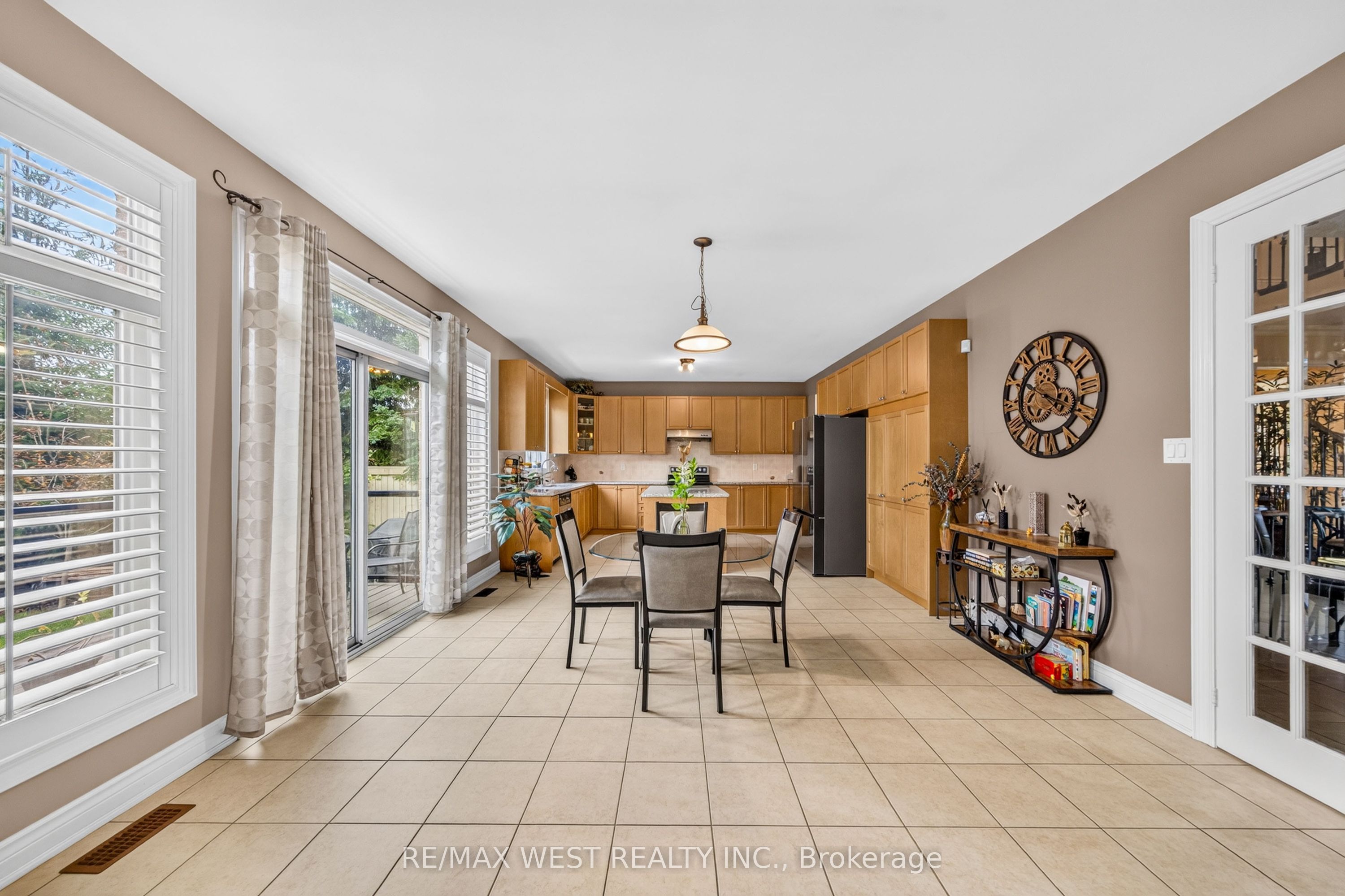 8 Calvados Crescent Property Photo 5
