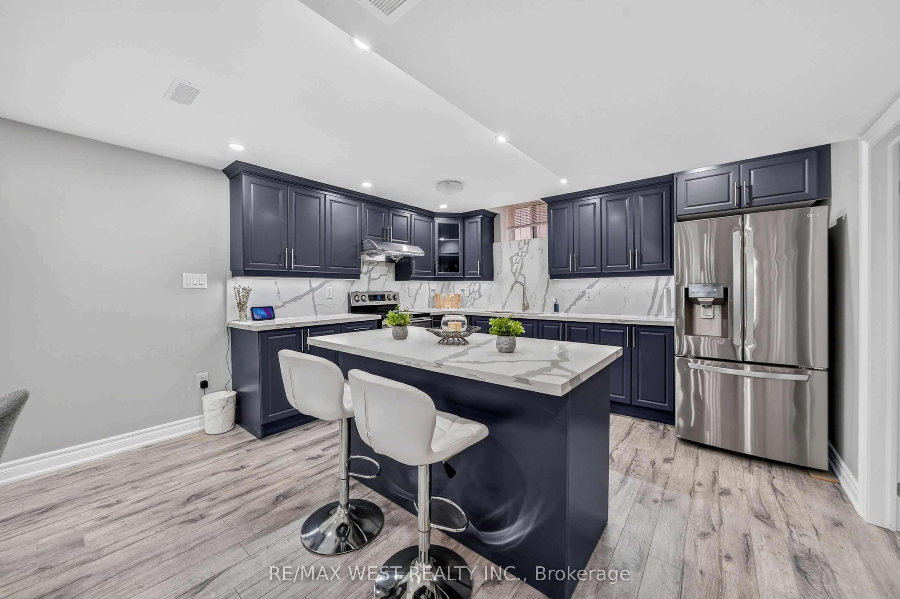 8 Calvados Crescent Property Photo 16