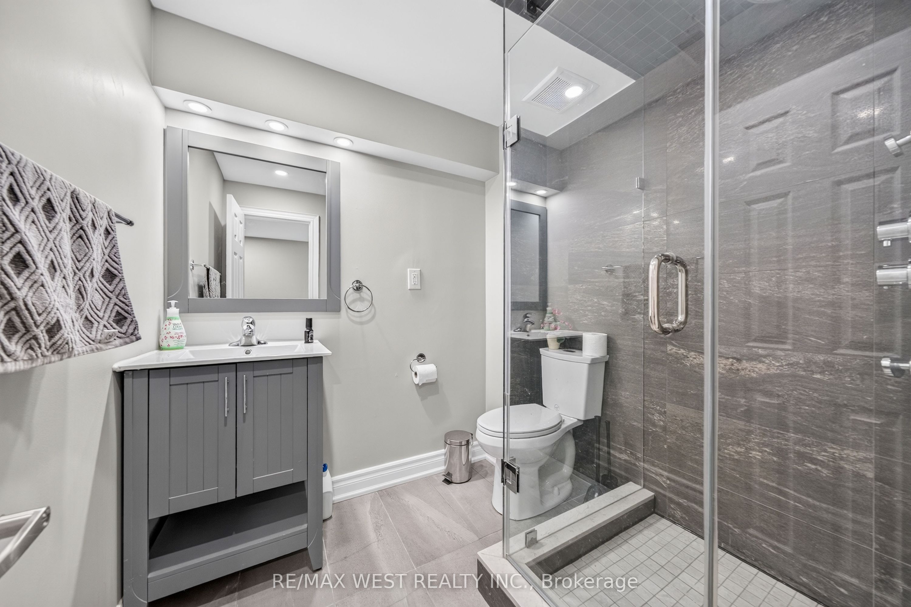 8 Calvados Crescent Property Photo 17