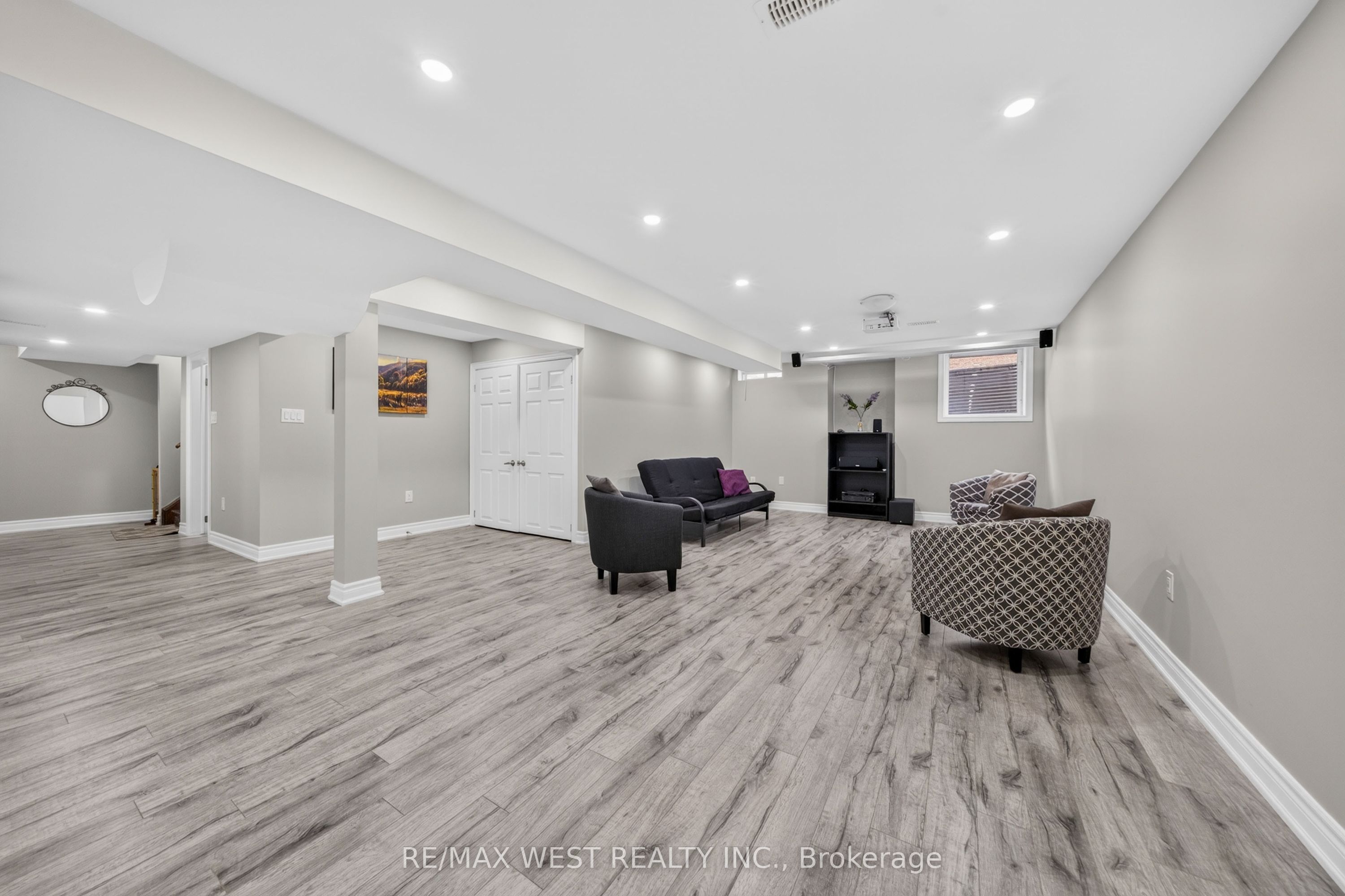 8 Calvados Crescent Property Photo 18