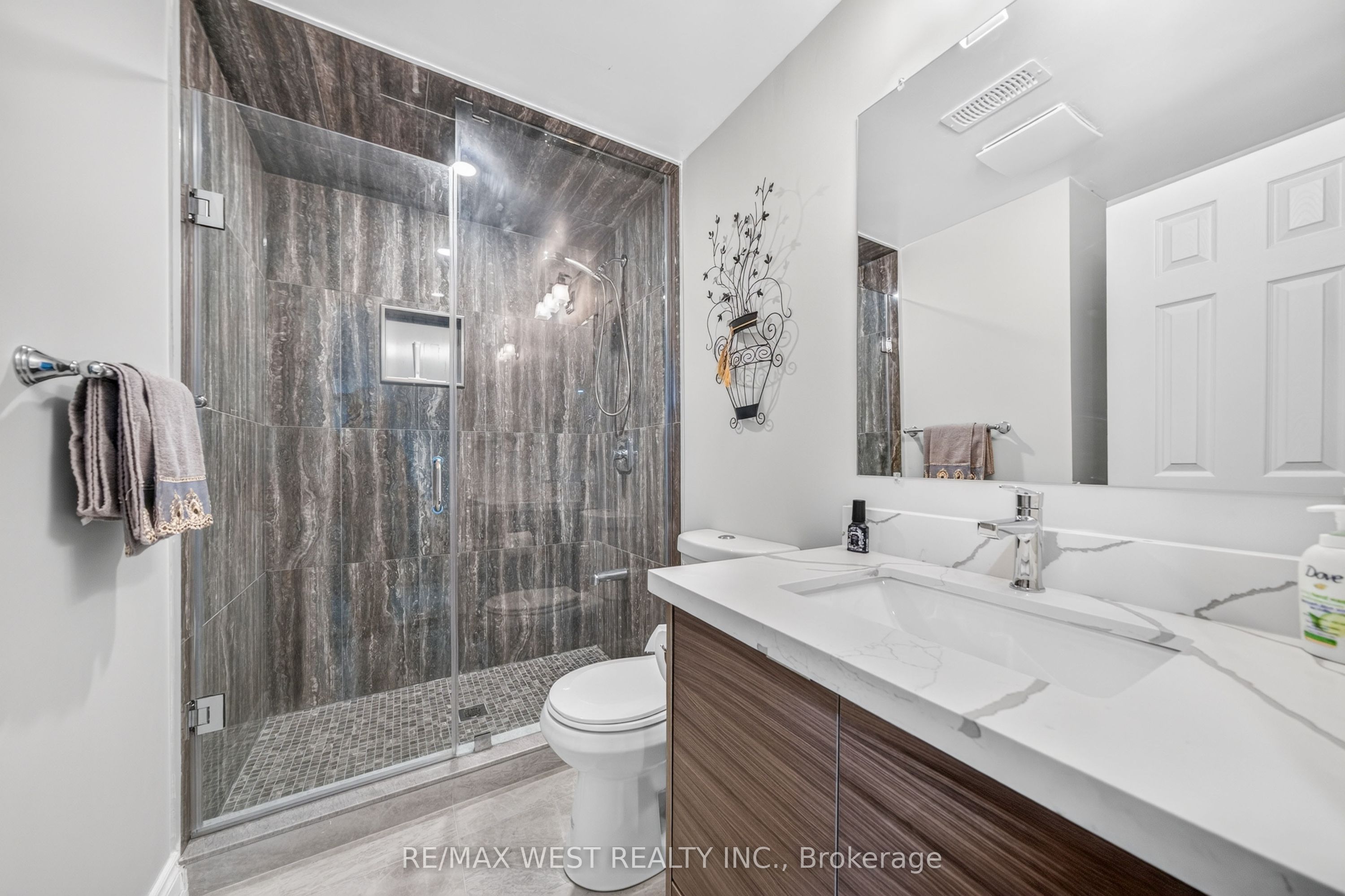 8 Calvados Crescent Property Photo 20