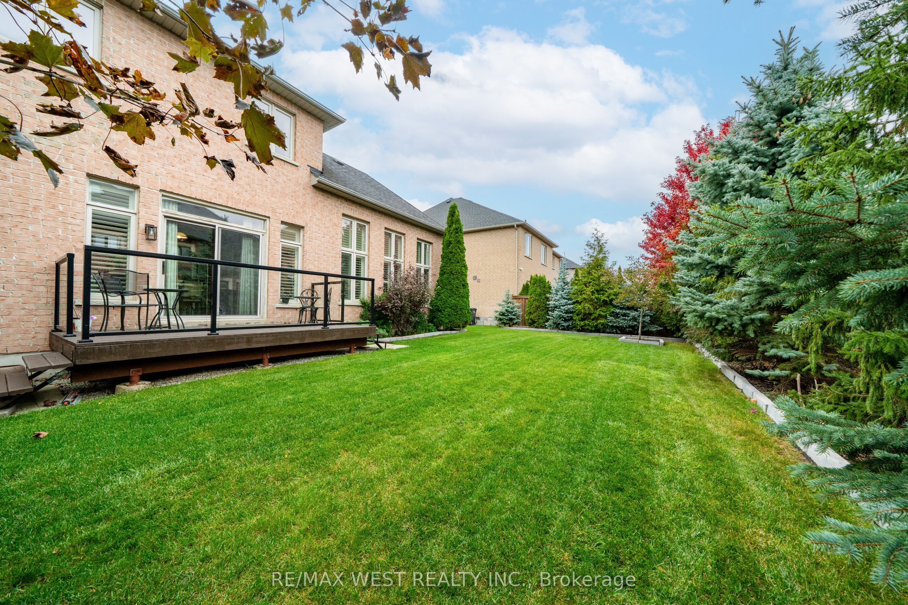 8 Calvados Crescent Property Photo 21