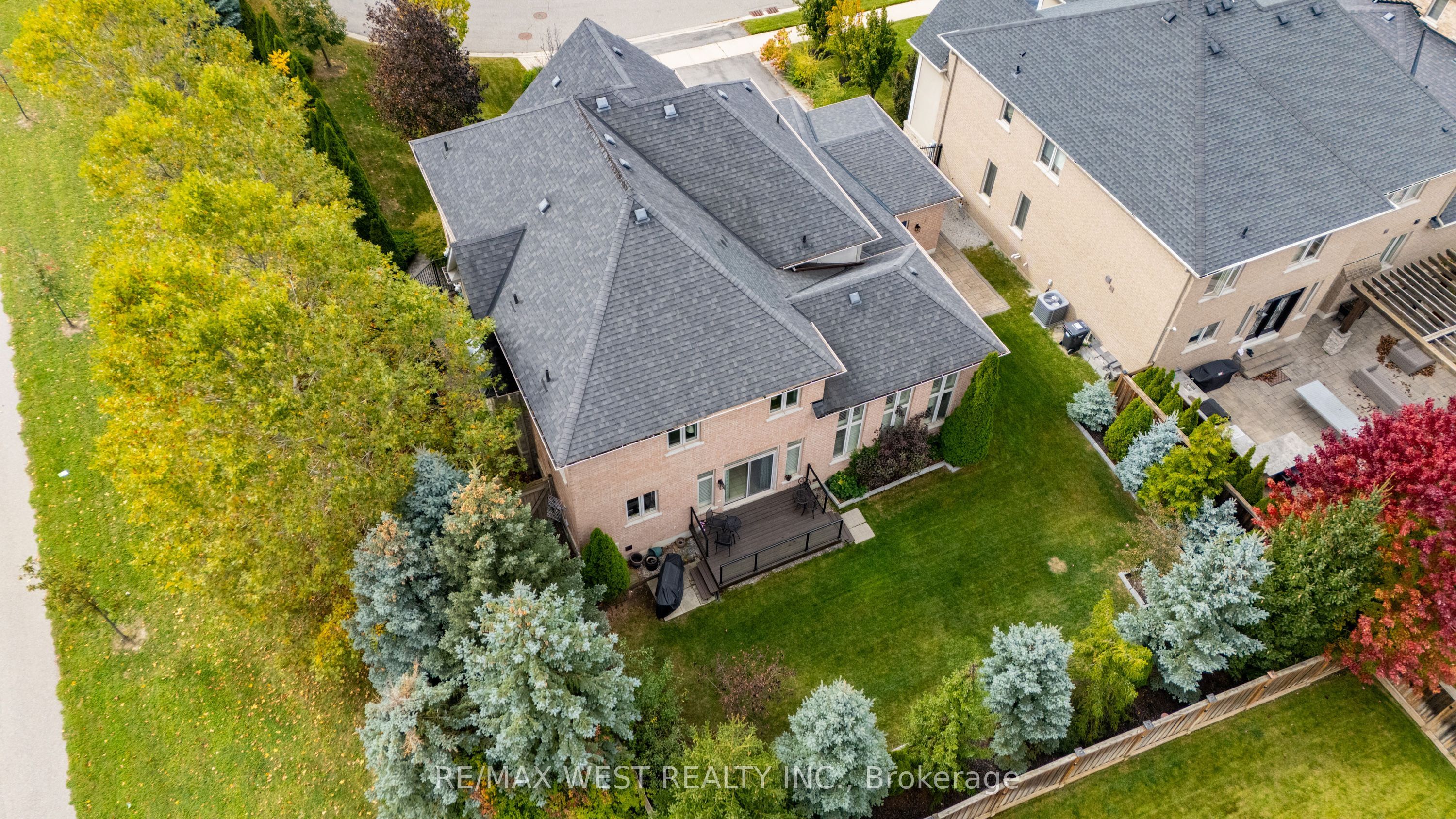8 Calvados Crescent Property Photo 22