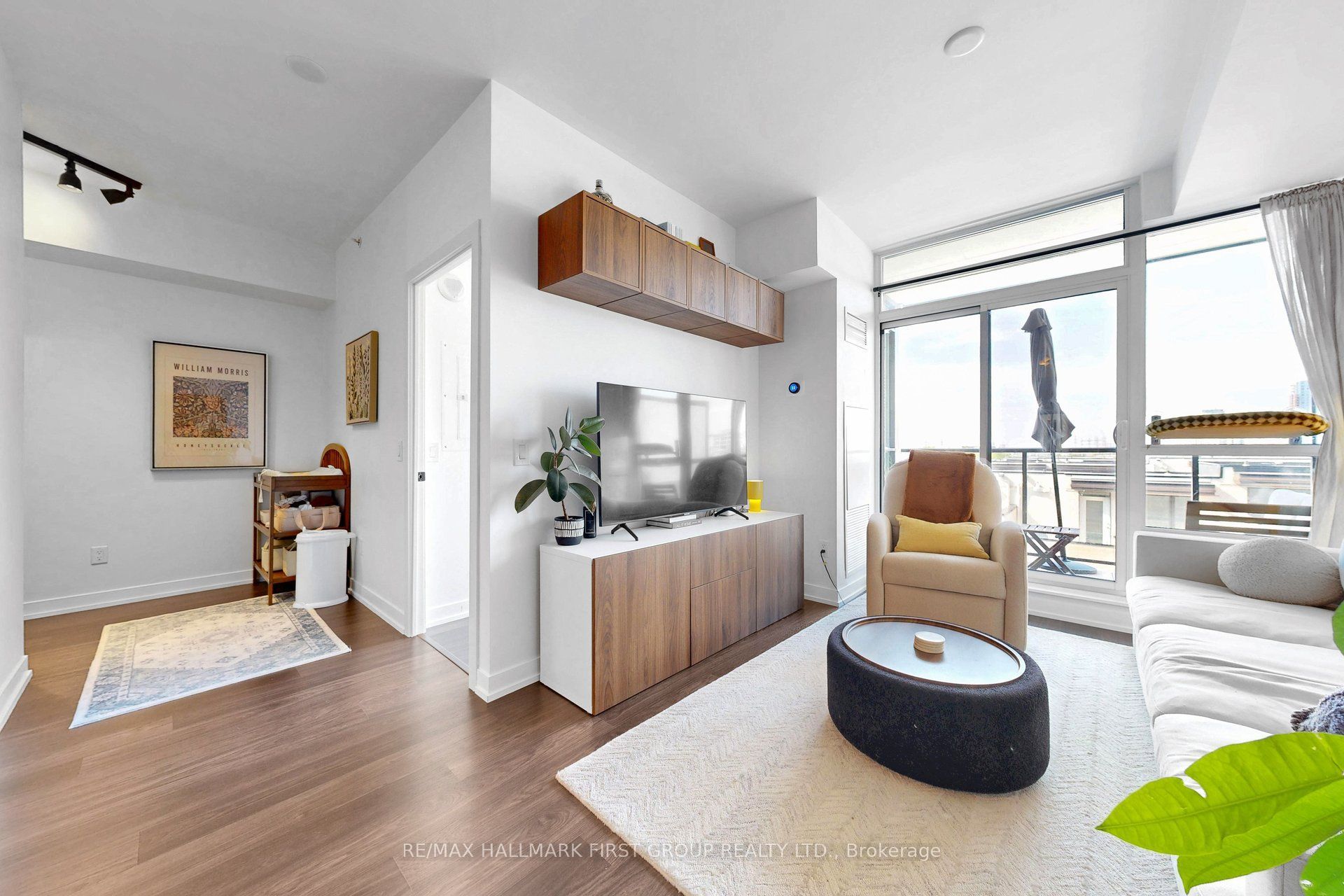 8 Fieldway Road 505 Property Photo 10