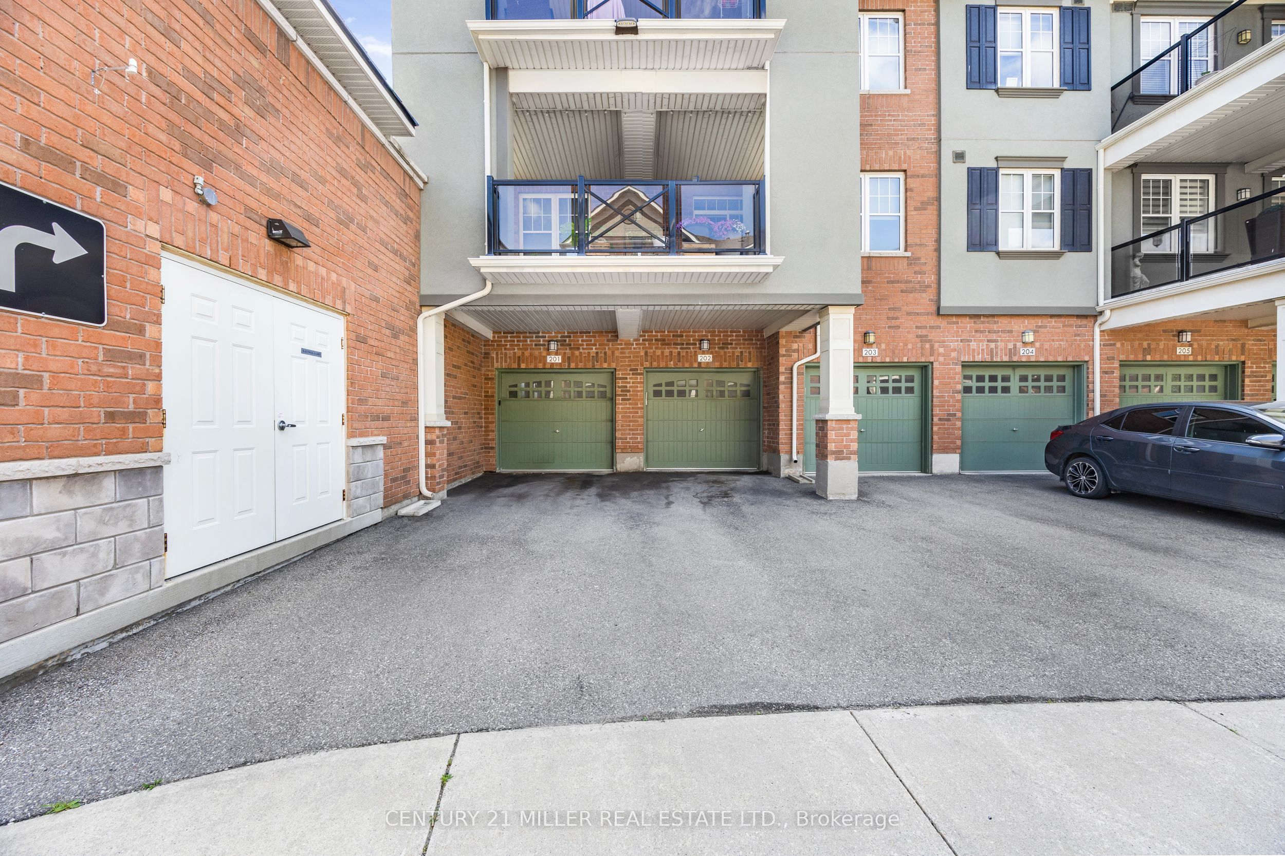 275 Roxton Road 201 Property Photo 4