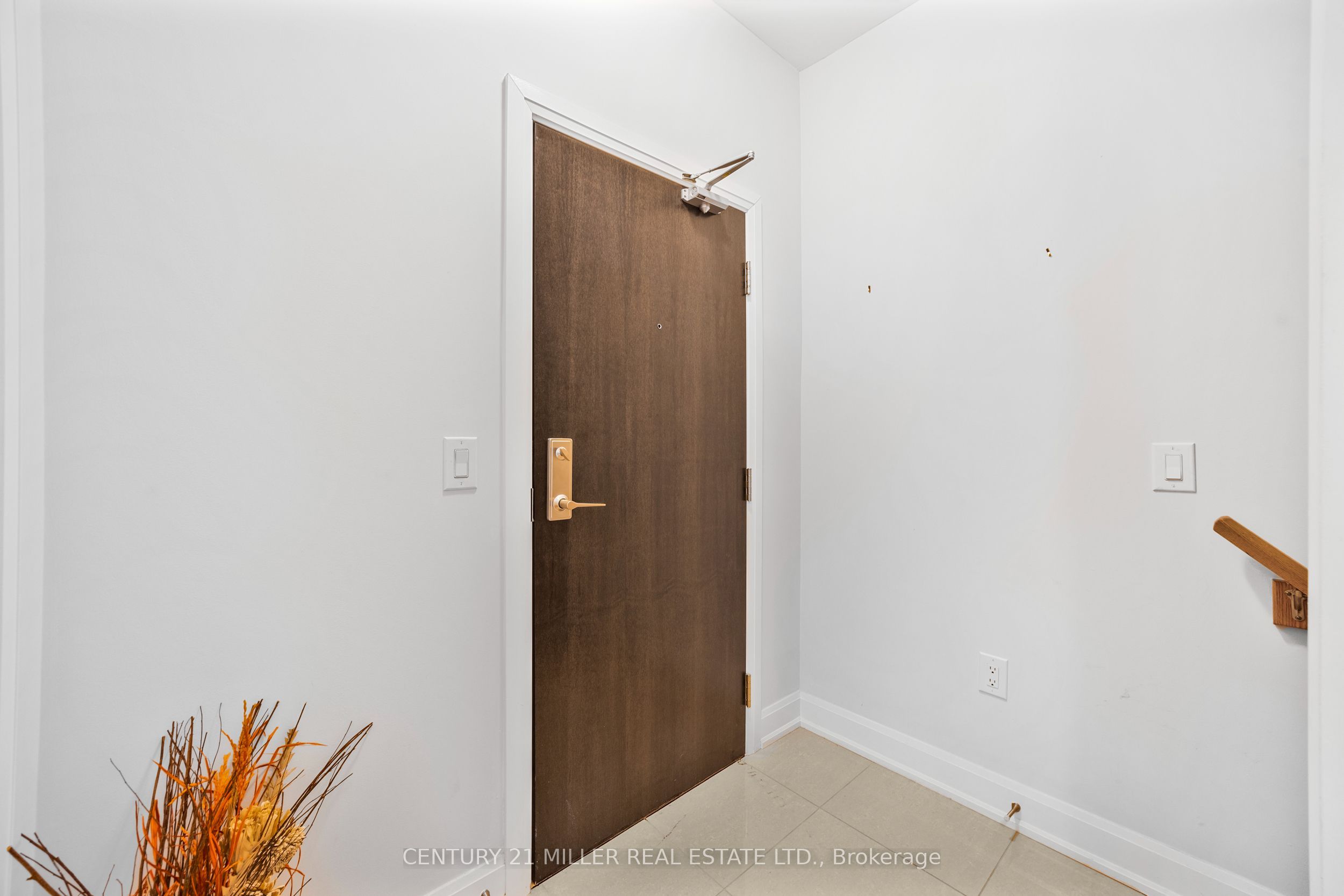 275 Roxton Road 201 Property Photo 7