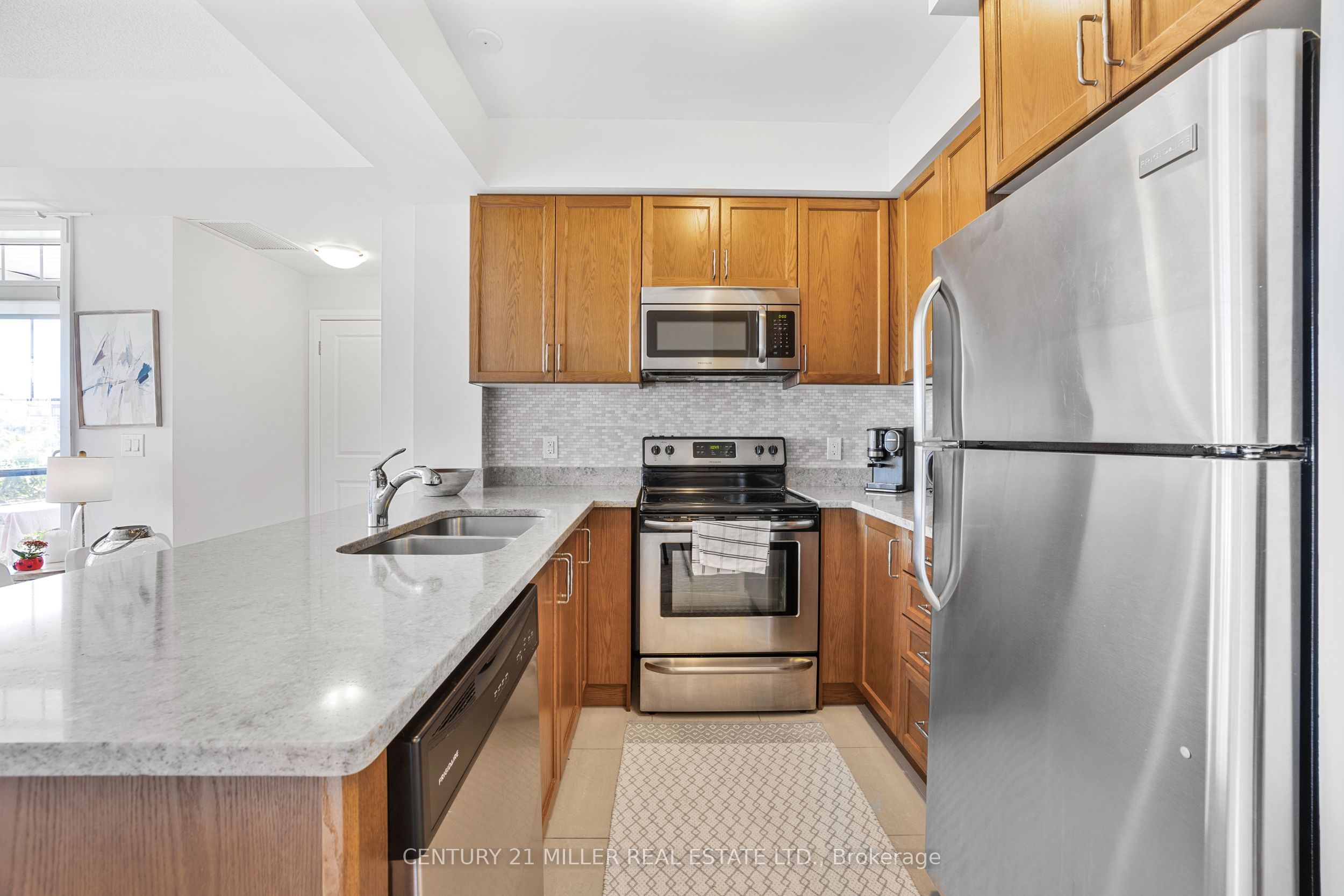 275 Roxton Road 201 Property Photo 13
