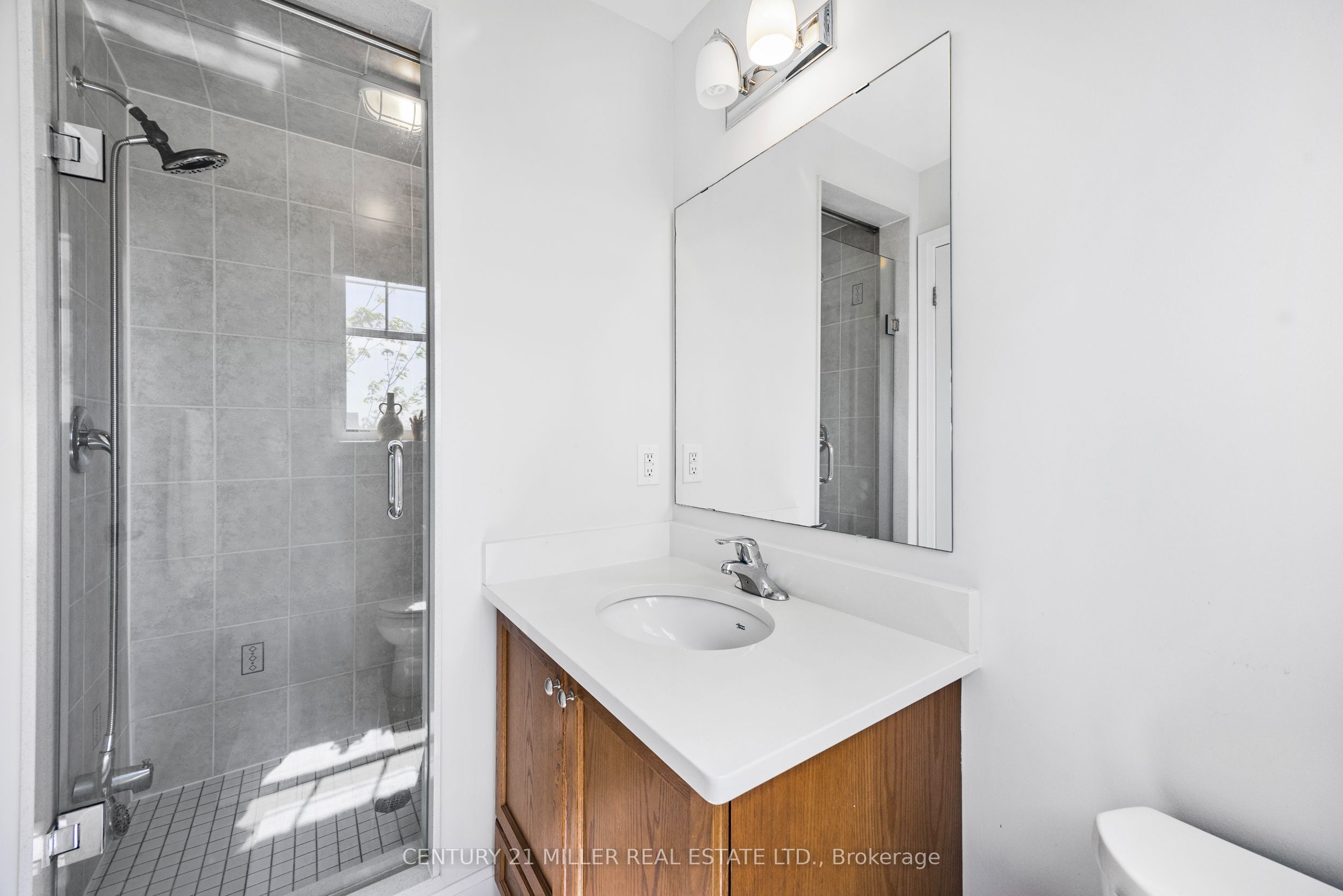 275 Roxton Road 201 Property Photo 22