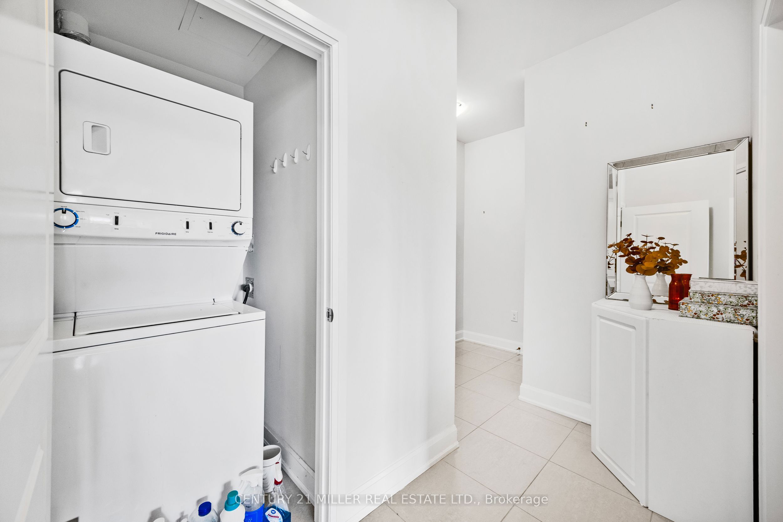 275 Roxton Road 201 Property Photo 23