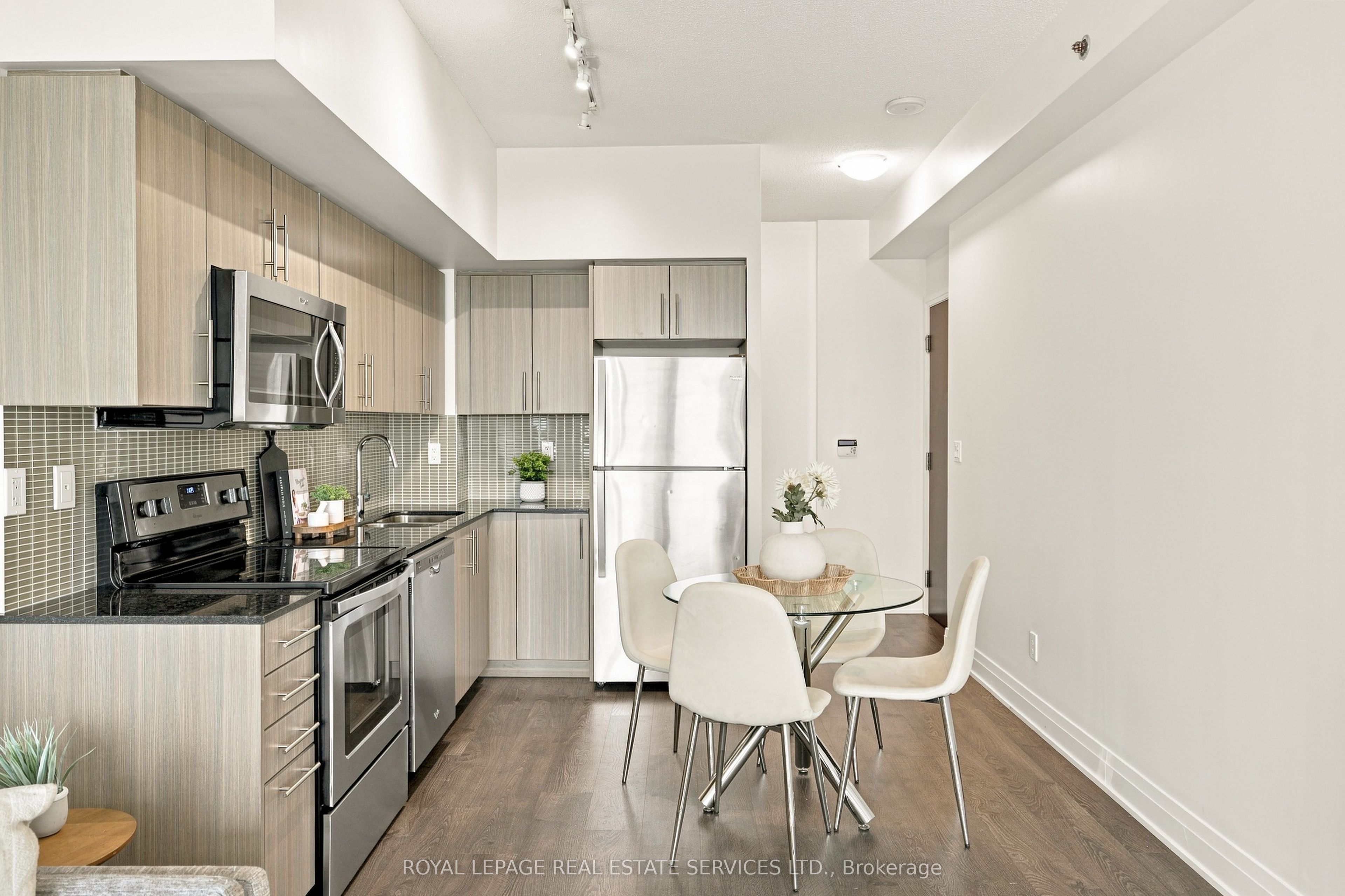 55 Speers Road Property Photo 8