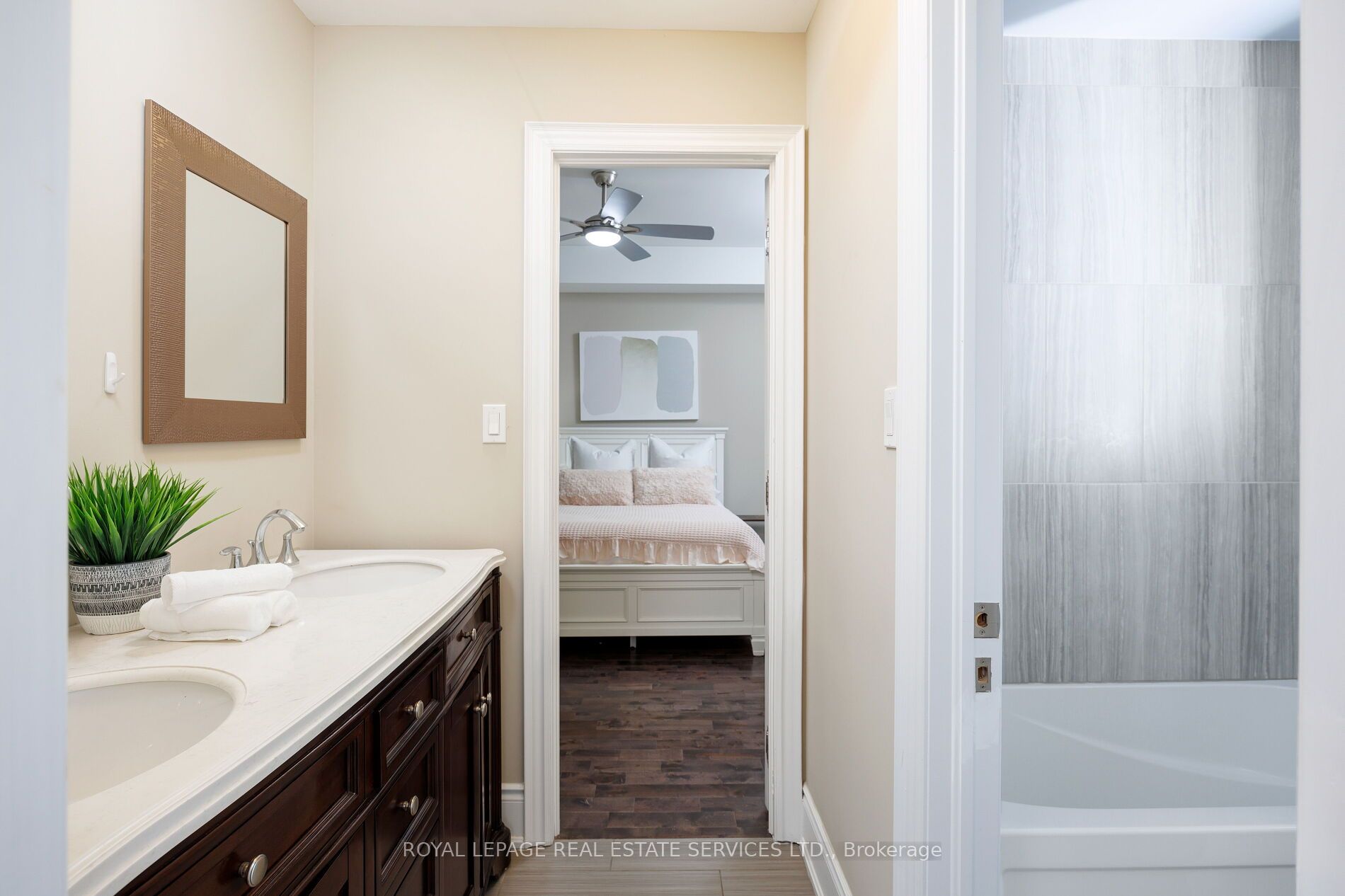 125 Paliser Court Property Photo 26